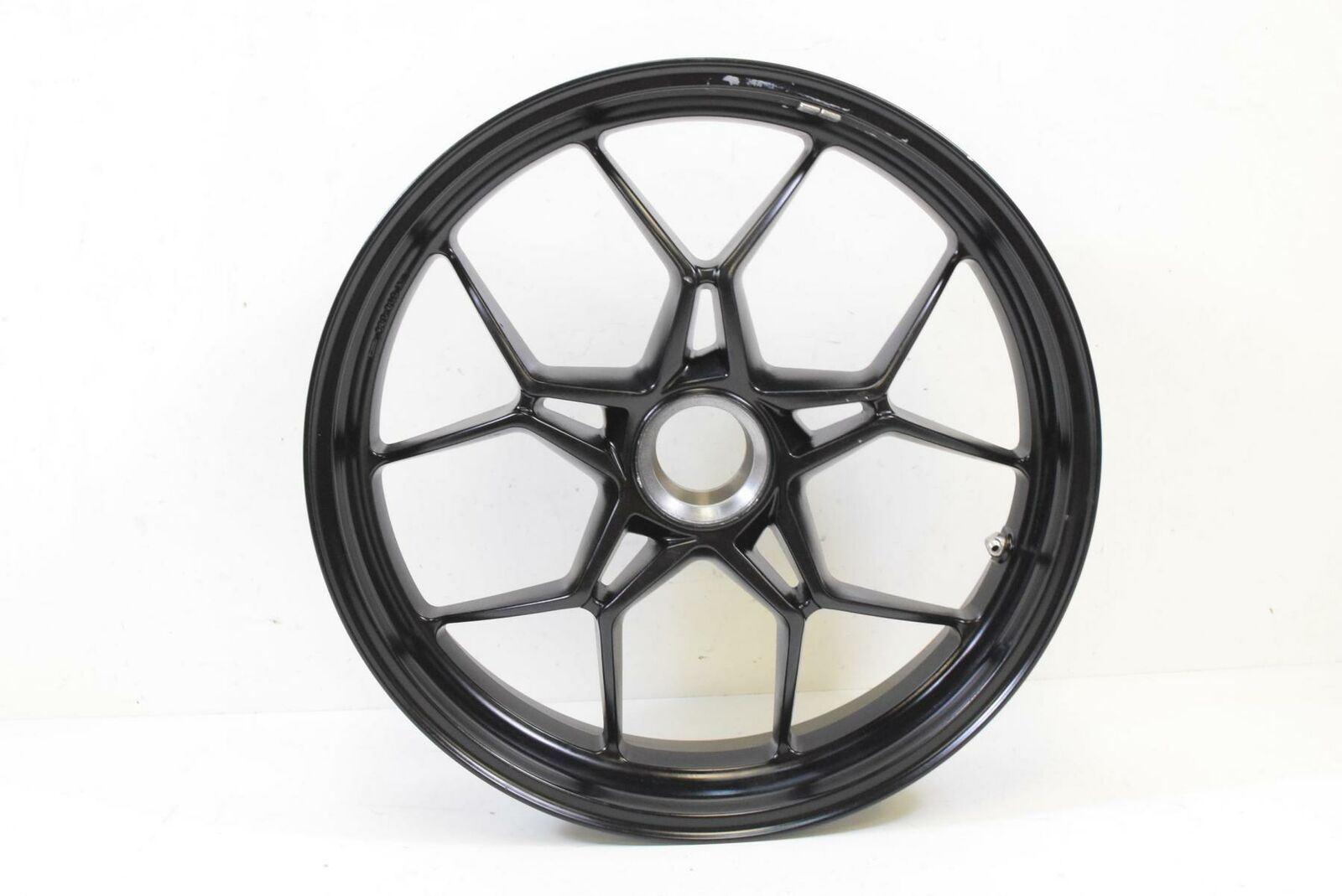 2015 MV Agusta B3 Brutale 800 Rear Straight Wheel Rim 17x5.5 8000B8336 {{ shop.shopifyCountryName }} - Mototech271
