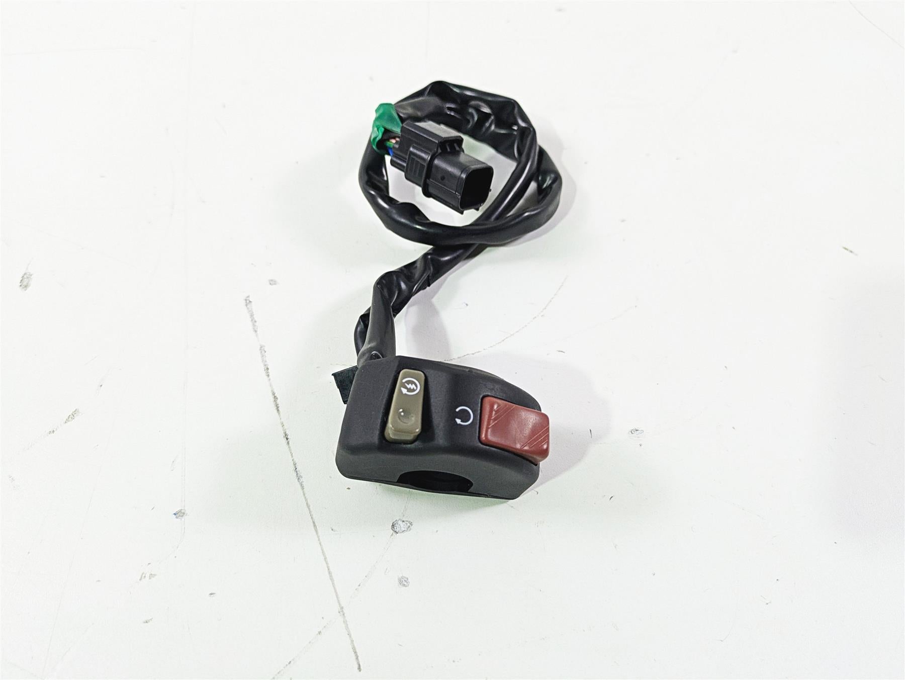 2022 Kawasaki ZR900RS Cafe Right Hand Start Stop Control Switch 46091-0508 {{ shop.shopifyCountryName }} - Mototech271