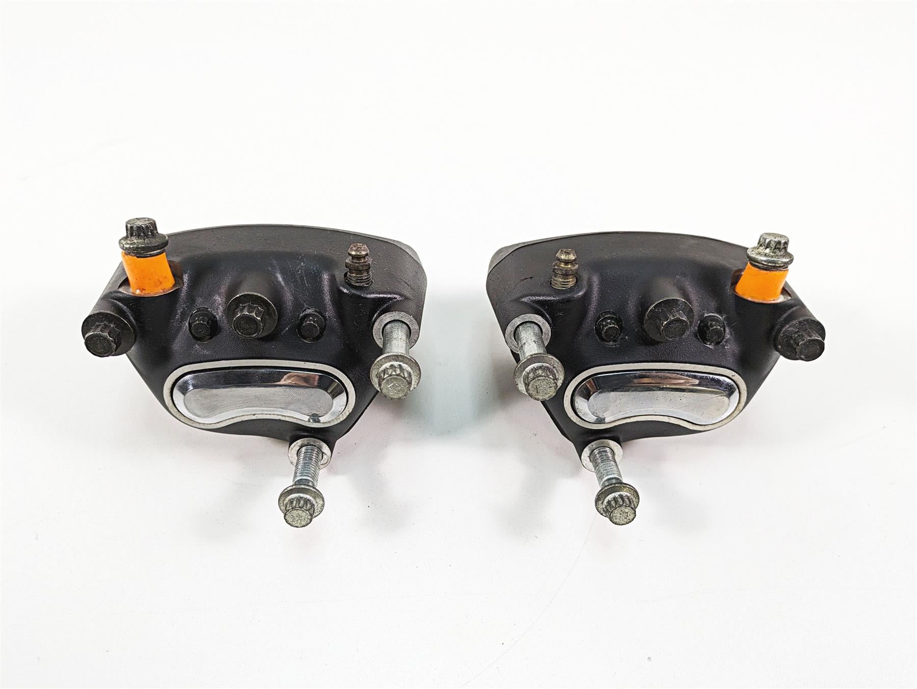2006 Harley Touring FLHXI Street Glide Front Brake Caliper Set 44023-00 44046-00 | Mototech271