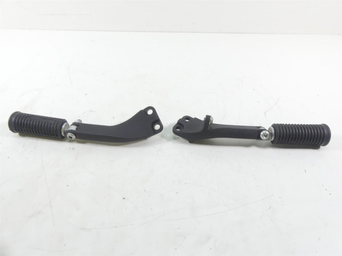 2009 Harley FXDF Dyna Fat Bob Rear Passenger Footpeg Set 49224-06A 49230-06 {{ shop.shopifyCountryName }} - Mototech271