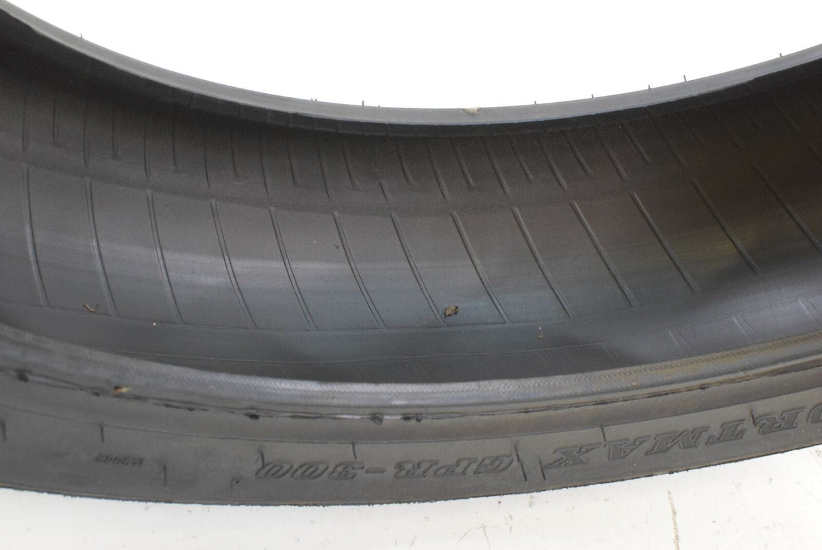 Unused Rear Motorcycle Tire Dunlop Sportmax GPR-300 160/60-17 DOT01218 45067356 {{ shop.shopifyCountryName }} - Mototech271