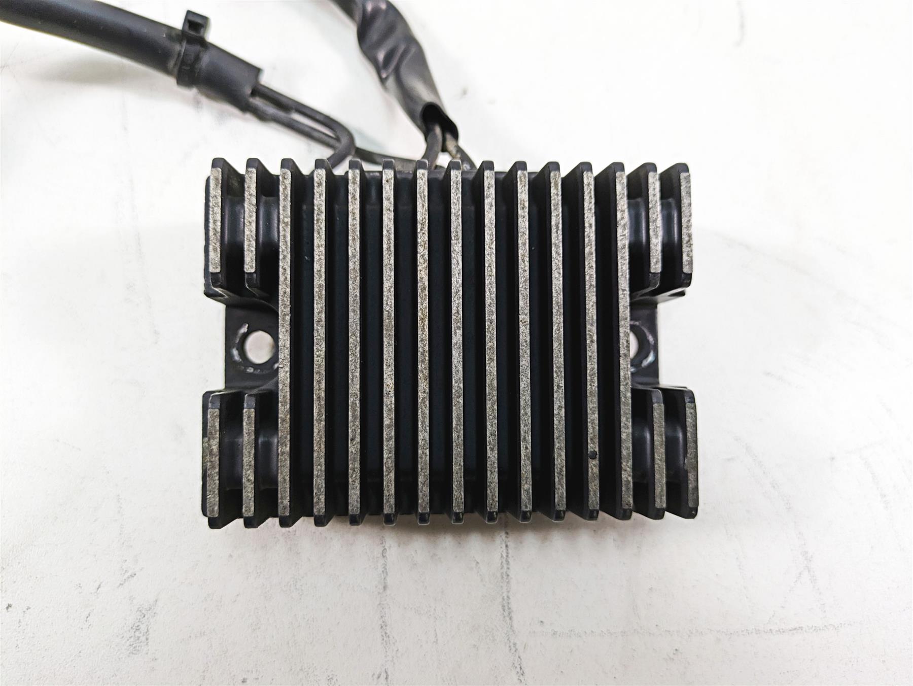 2006 Harley Sportster XL1200 Rectifier Voltage Regulator 74523-04 {{ shop.shopifyCountryName }} - Mototech271