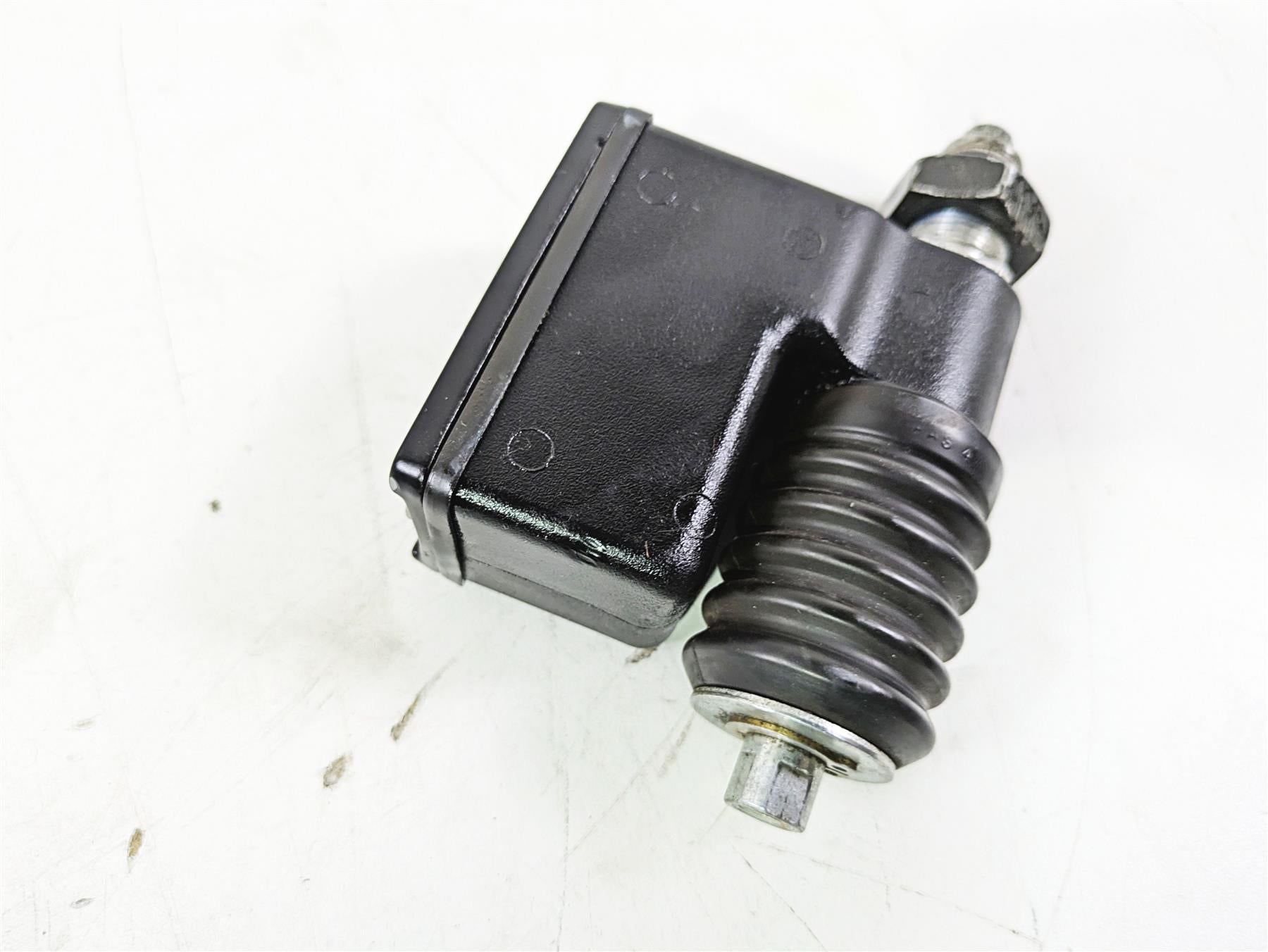 2002 Harley Dyna FXDL Low Rider Rear Brake Master Cylinder 42474-90C {{ shop.shopifyCountryName }} - Mototech271