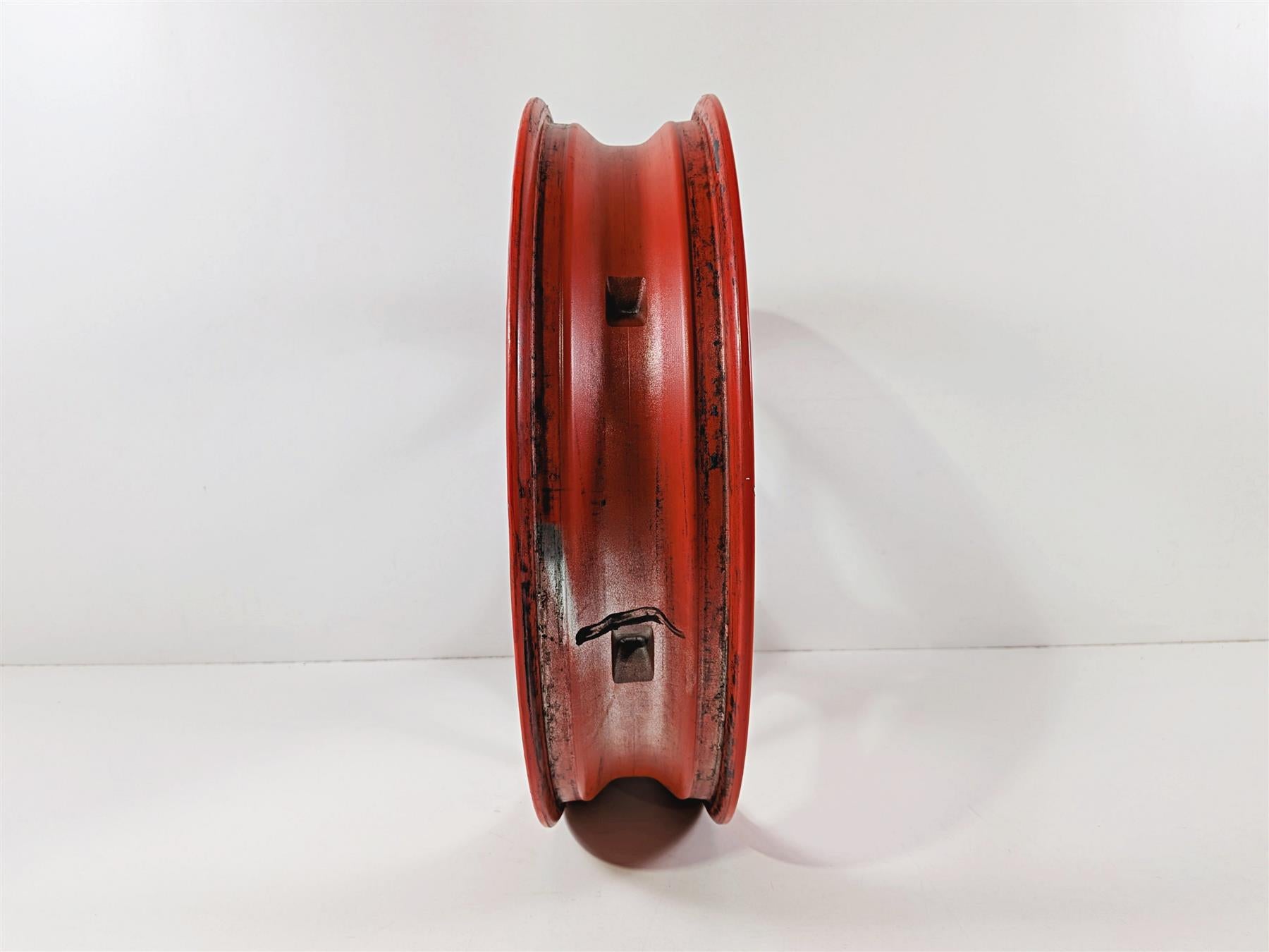 2016 Aprilia RSV 1100 Tuono V4 Factory Strgt Front Red 17x3.5 Wheel Rim 2B002105 {{ shop.shopifyCountryName }} - Mototech271