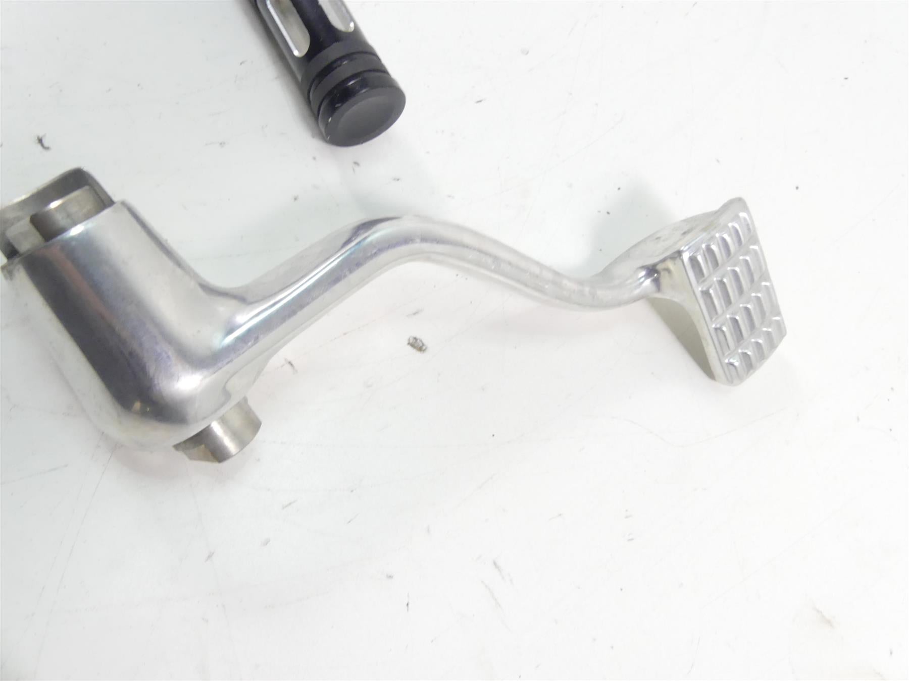 2012 Harley VRSCF Muscle Rod Front Footpeg Shifter Brake Pedal Set 54046-12 {{ shop.shopifyCountryName }} - Mototech271
