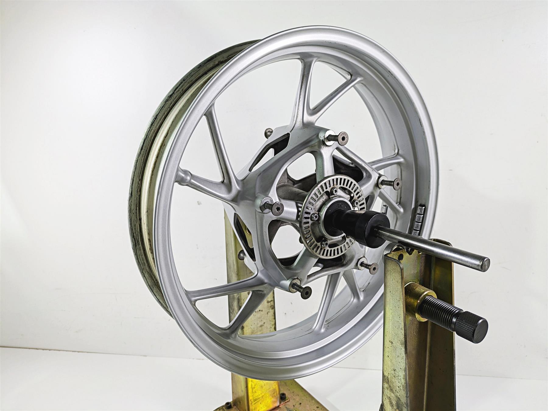 2019 BMW R1250RT K52 Front Wheel Rim 17x3.5 Dent 36318538086 {{ shop.shopifyCountryName }} - Mototech271