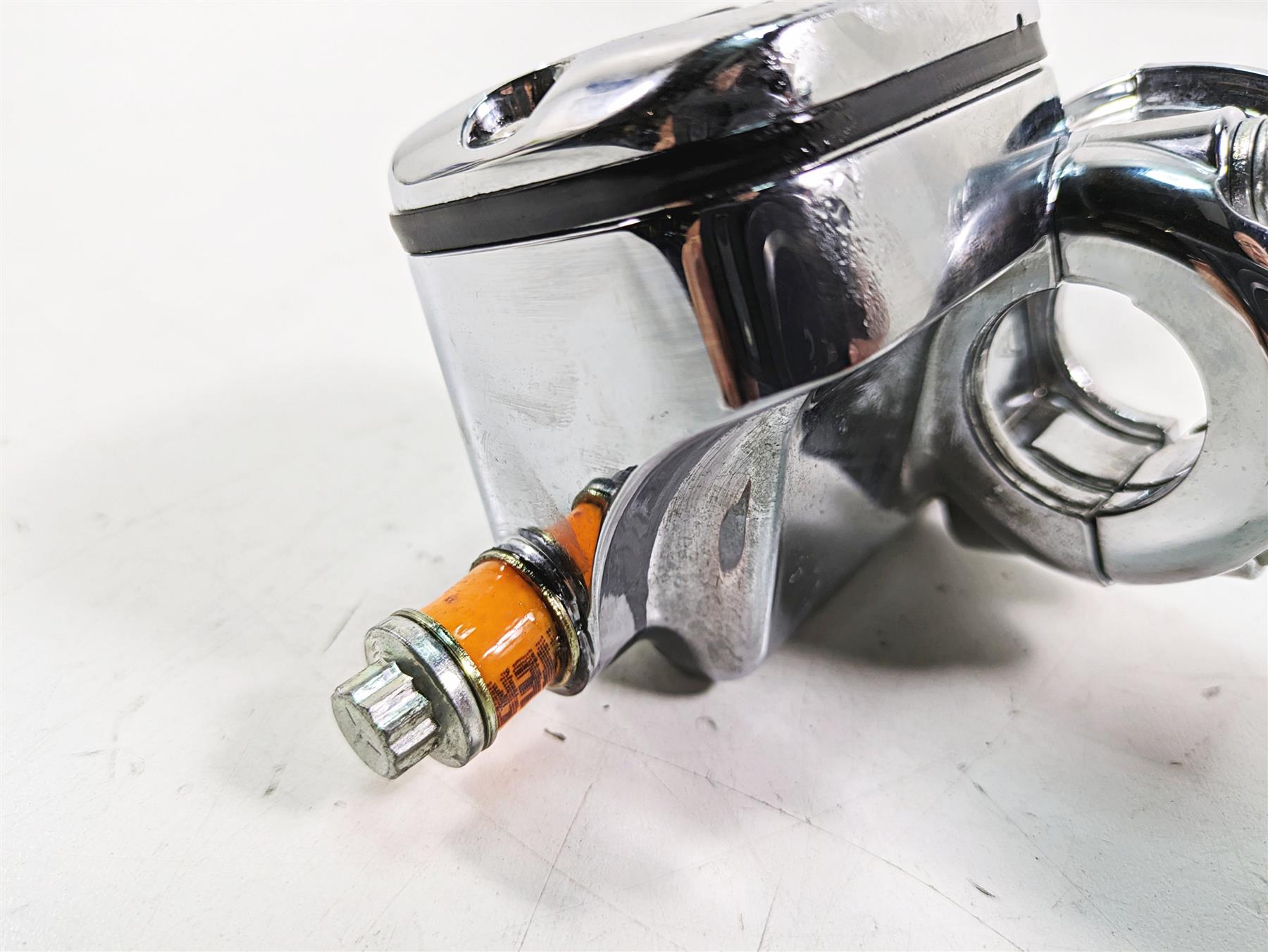 2009 Harley Dyna FXDFSE CVO Fat Bob Front Brake Master Cylinder 11/16" 42057-09A {{ shop.shopifyCountryName }} - Mototech271