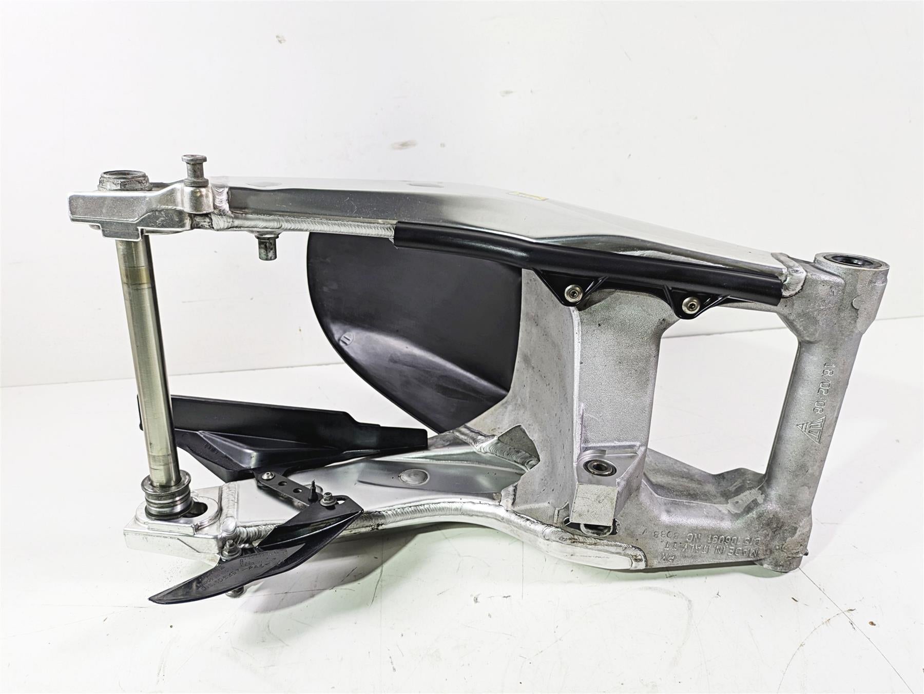 2008 Aprilia RSVR 1000 Factory Straight Swingarm Swingarm Axle Set AP8145020 {{ shop.shopifyCountryName }} - Mototech271