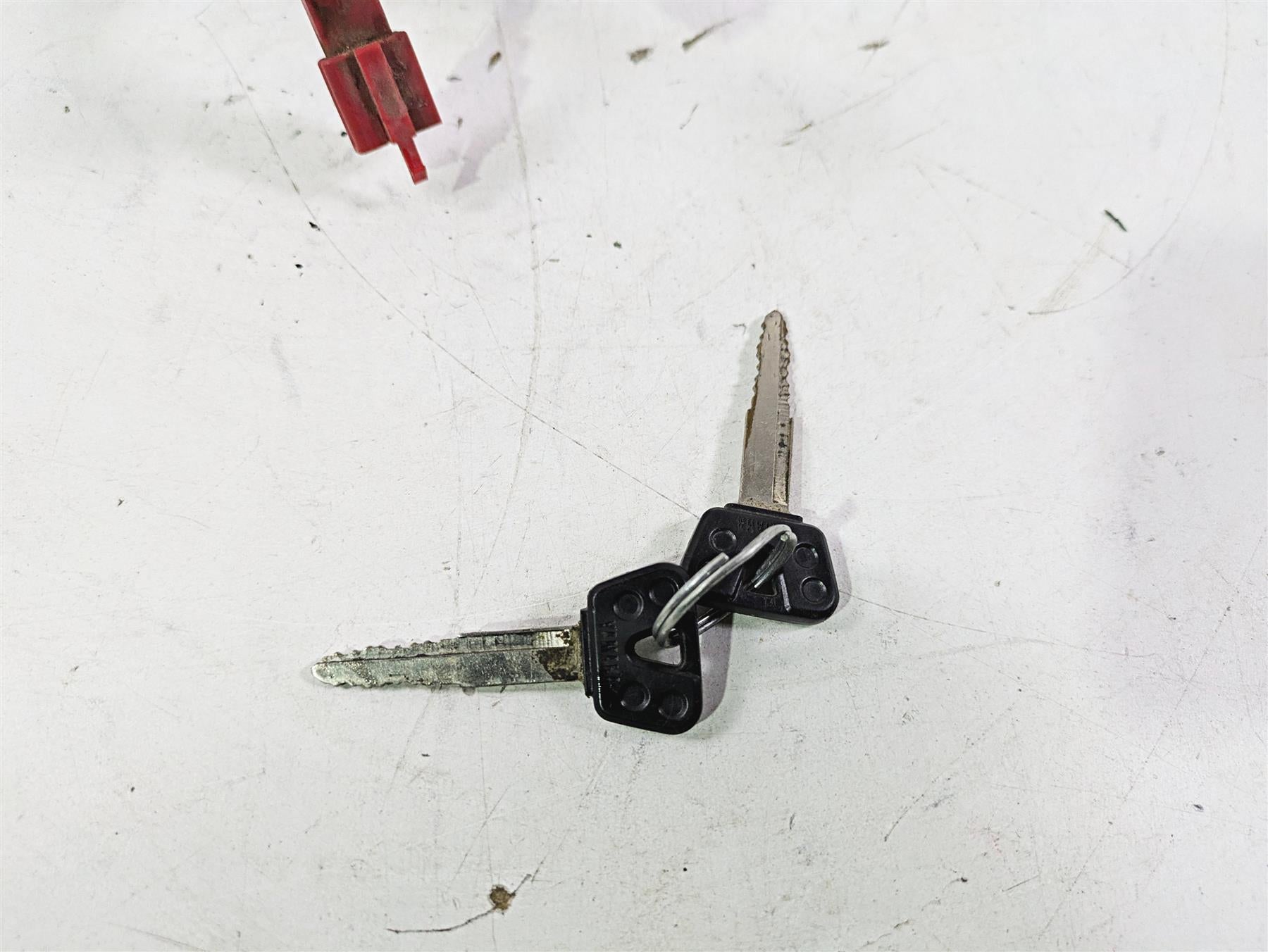 2004 Yamaha XVZ1300 Royal Star Ignition Switch Steering Lock Set 4XY-82501-01-00 {{ shop.shopifyCountryName }} - Mototech271