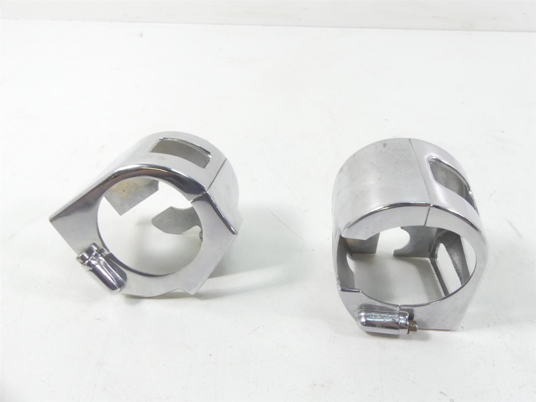 2004 Yamaha XV1700 Road Star Warrior Chrome Control Switch Cover Set {{ shop.shopifyCountryName }} - Mototech271