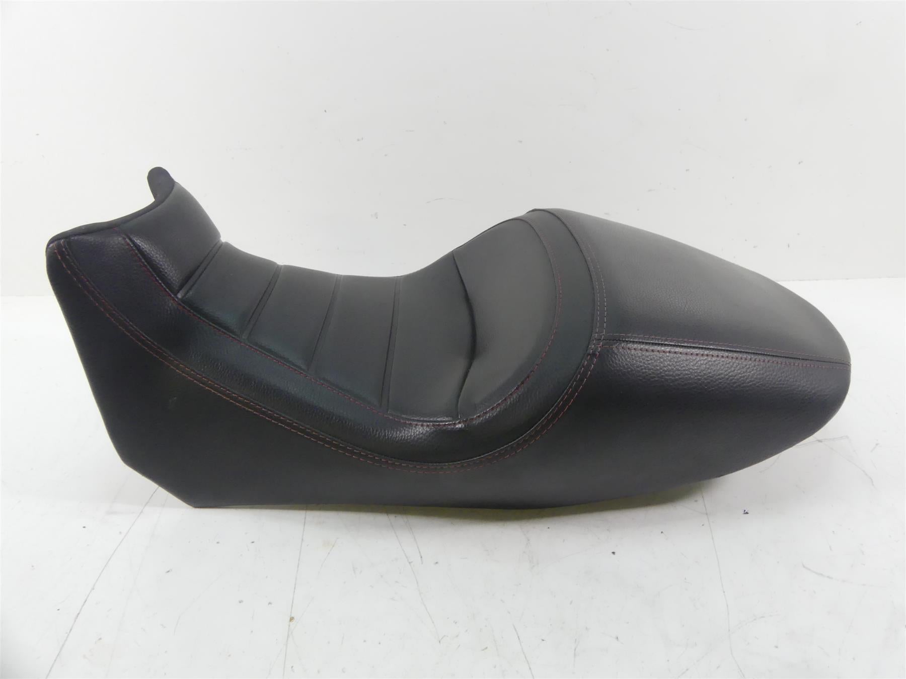 2015 Ducati Diavel Carbon Red Dual Driver Rider Saddle Seat - No Tears 59521991A {{ shop.shopifyCountryName }} - Mototech271