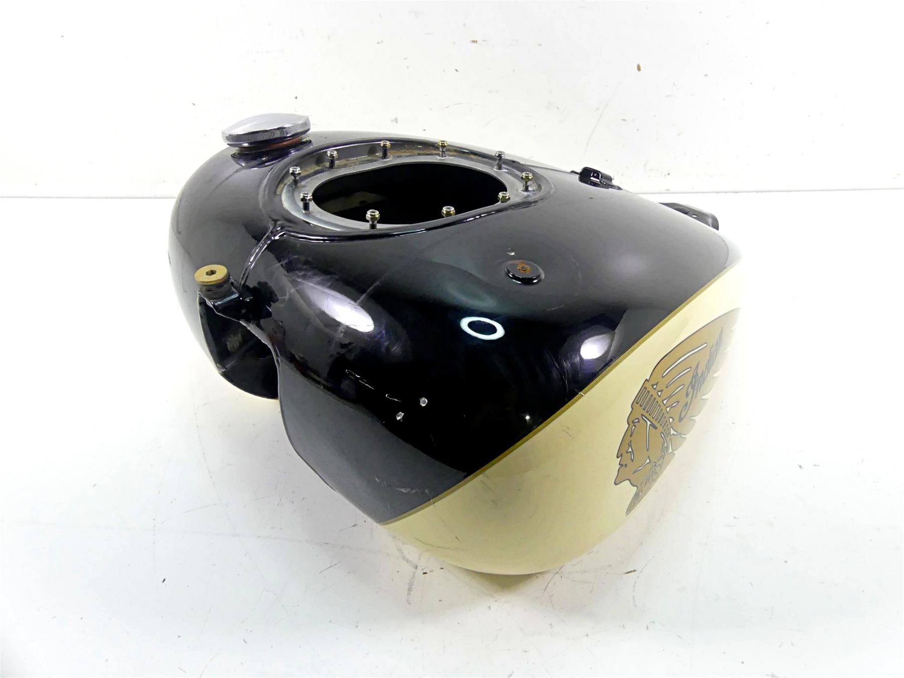 2019 Indian Chieftain Classic Fuel Gas Petrol Tank - Dented 1021997 {{ shop.shopifyCountryName }} - Mototech271