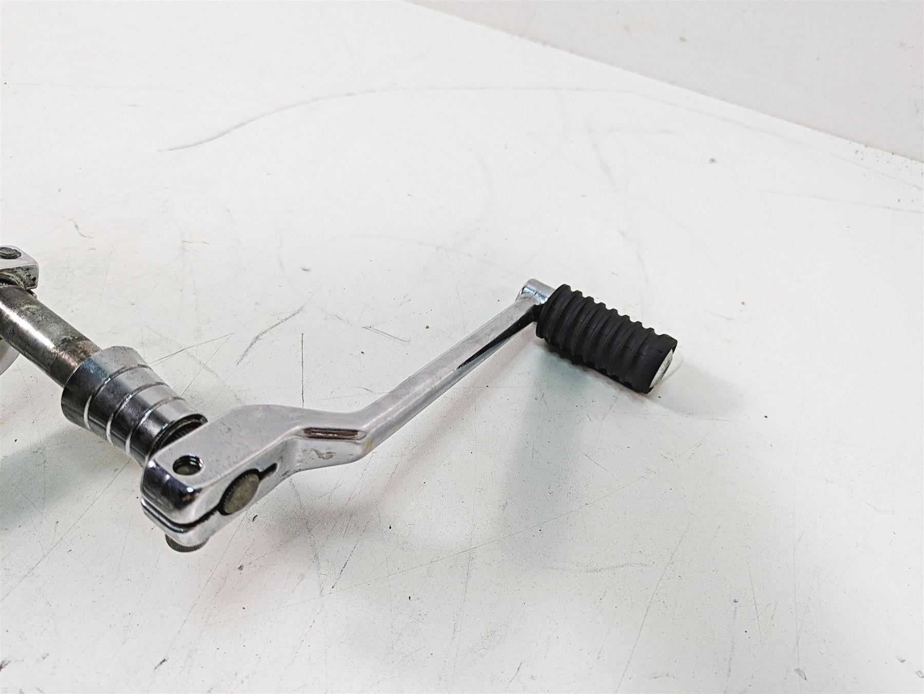 2010 Harley Touring FLHTCU Electra Glide Left Floorboard + Shift Lever 33895-82E {{ shop.shopifyCountryName }} - Mototech271