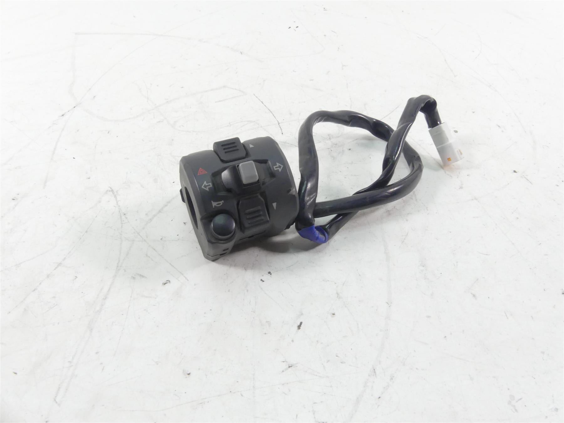 2018 Ducati Hypermotard 939 SP Left Hand Blinker Control Switch -Read 65110142A {{ shop.shopifyCountryName }} - Mototech271