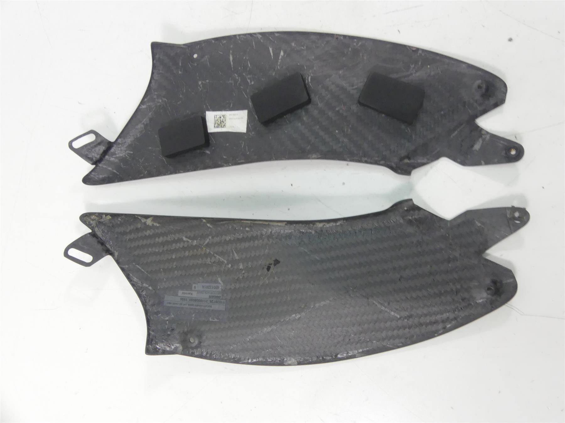 2015 Ducati Diavel Carbon Red Fiber Under Tank Knee Cover Fairing Set 48015241A {{ shop.shopifyCountryName }} - Mototech271