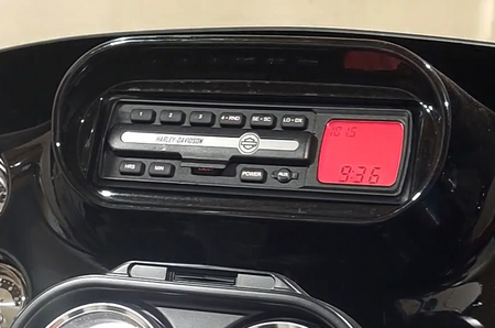 2005 Harley Touring CVO FLHTCSE Electra Glide CD Player Radio -Tested 76202-04 {{ shop.shopifyCountryName }} - Mototech271