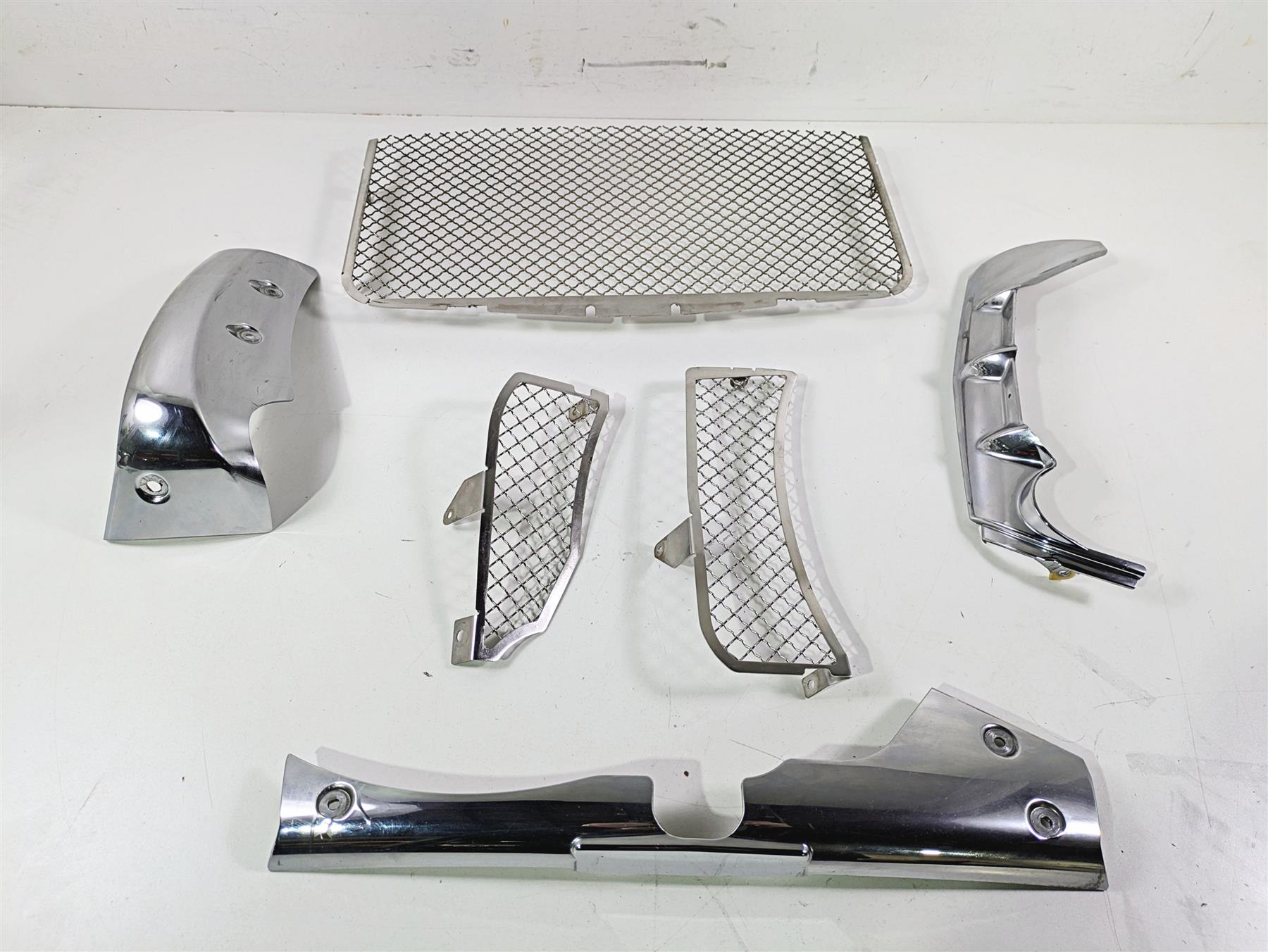 2006 Triumph Rocket 3 Radiator Chrome Radiator Cover Set T2108413 T2108414 {{ shop.shopifyCountryName }} - Mototech271