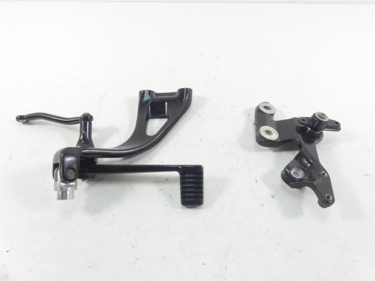 2021 Harley Softail FXBBS Street Bob Right Mid Footpeg Mount Brake Ped 50500601 {{ shop.shopifyCountryName }} - Mototech271