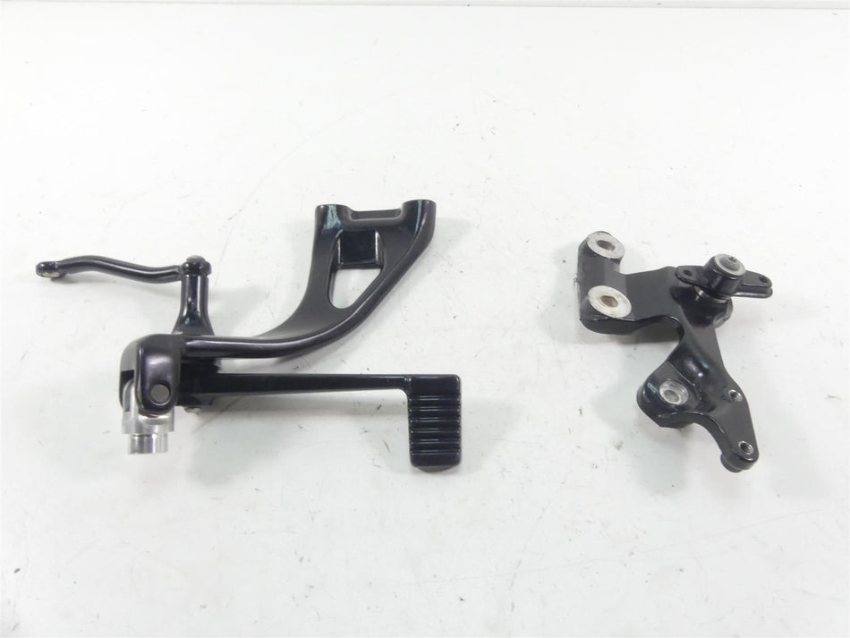 2021 Harley Softail FXBBS Street Bob Right Mid Footpeg Mount Brake Ped 50500601 {{ shop.shopifyCountryName }} - Mototech271
