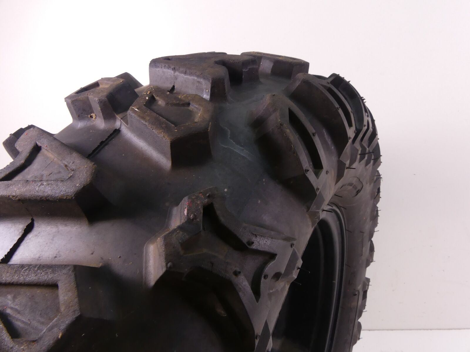 2016 Polaris Sportsman 850SP Front Left Wheel Rim 14x5.5 + CST Abuzz Tire 152210 {{ shop.shopifyCountryName }} - Mototech271