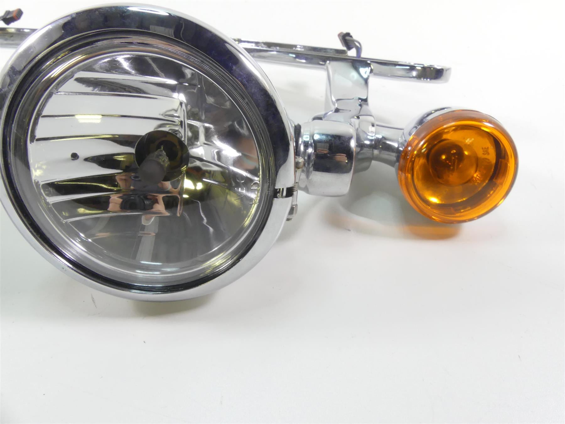 2016 Harley Touring FLHTP Electra Glide Front Spot Light Blinker set 68000022 {{ shop.shopifyCountryName }} - Mototech271