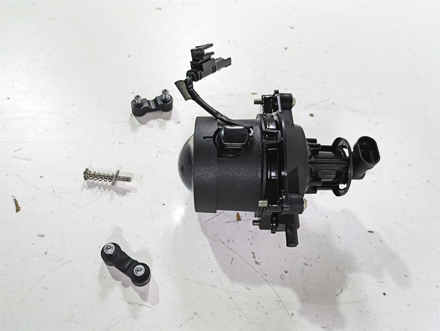 2017 BMW S1000R K47 Left Headlight High Beam Head Lamp Lens 63128545636 {{ shop.shopifyCountryName }} - Mototech271