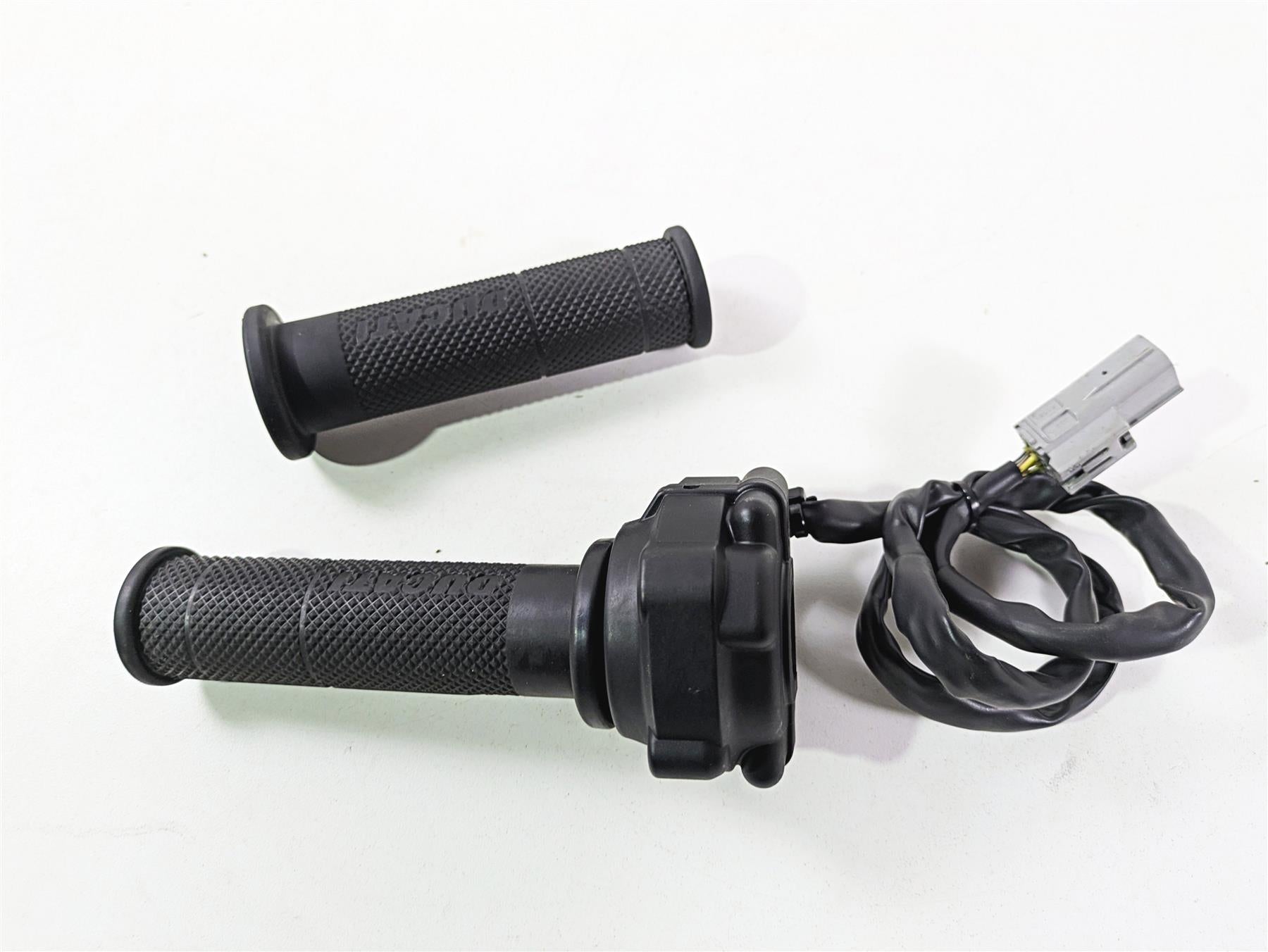 2022 Ducati Hypermotard 950 Ride By Wire Throttle Grip 66020141A {{ shop.shopifyCountryName }} - Mototech271