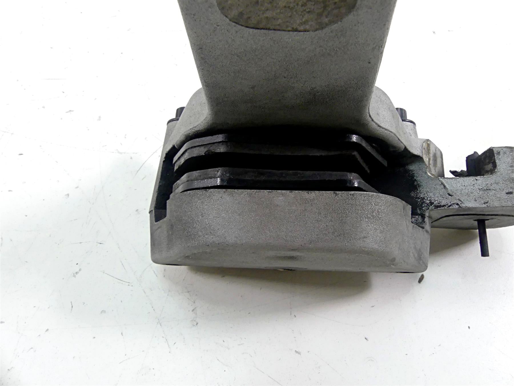 2006 Harley Touring FLHTCU SE E-Glide Rear Brake Caliper & Bracket 44423-02C {{ shop.shopifyCountryName }} - Mototech271