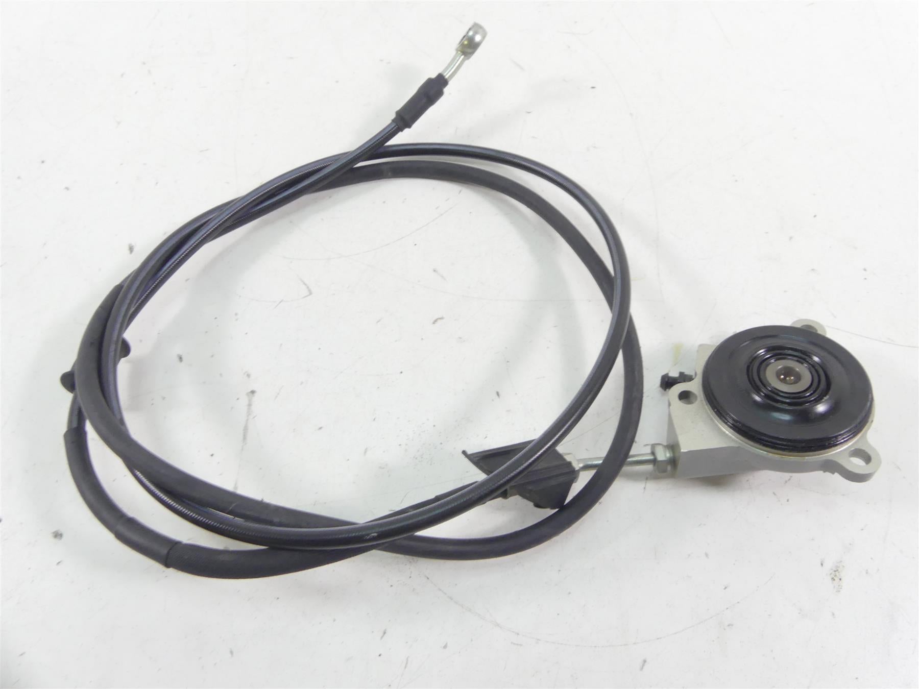 2017 Harley Touring FLHTKL Electra Glide Slave Cylinder Clutch Line 37200131 {{ shop.shopifyCountryName }} - Mototech271