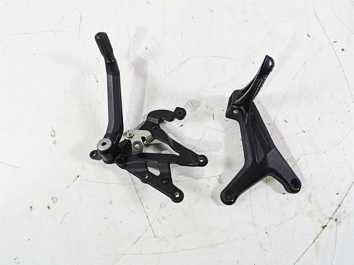2022 MV Agusta F3 800 Rosso Right Front Footpeg & Brake Pedal 80A0C4103 {{ shop.shopifyCountryName }} - Mototech271