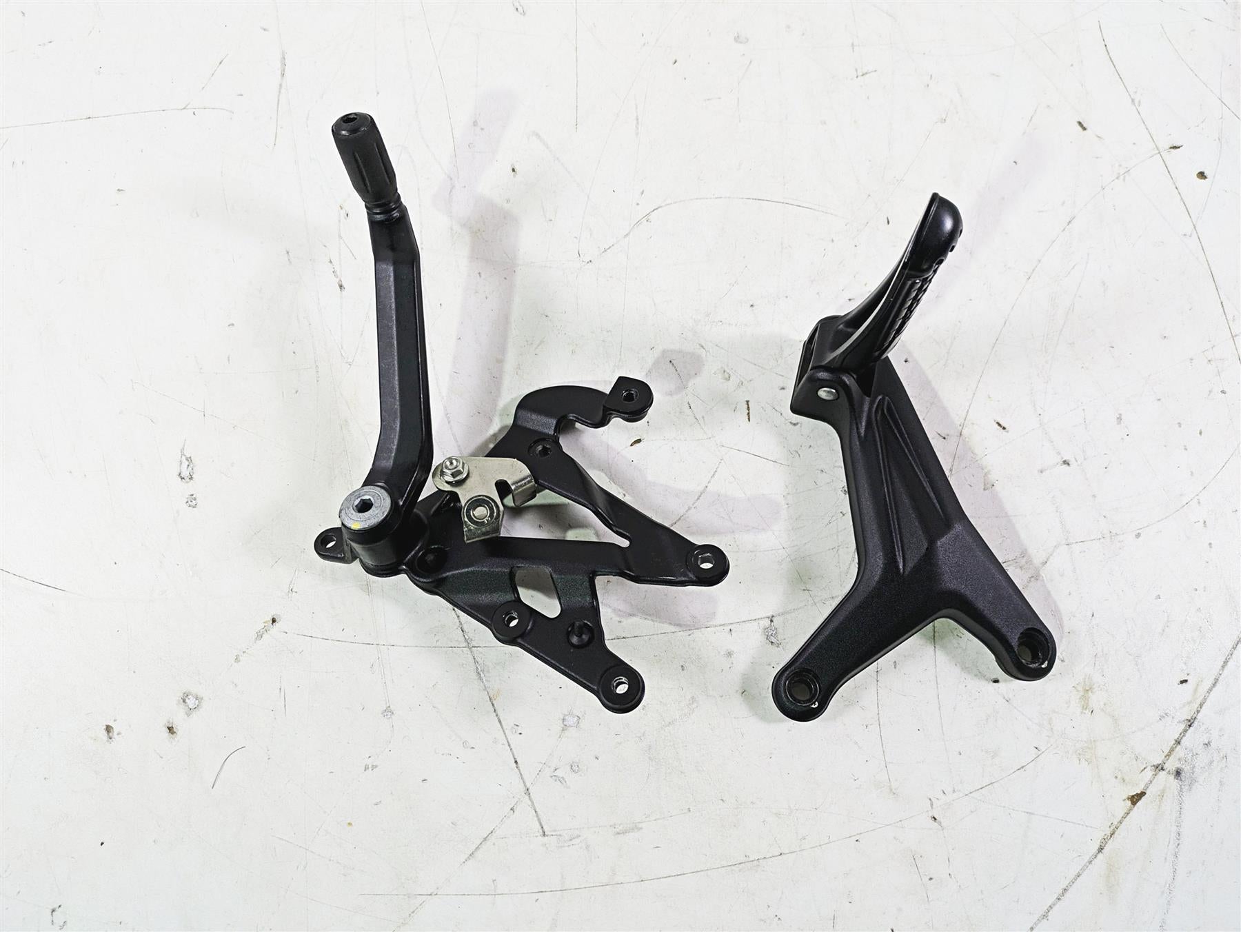 2022 MV Agusta F3 800 Rosso Right Front Footpeg & Brake Pedal 80A0C4103 {{ shop.shopifyCountryName }} - Mototech271