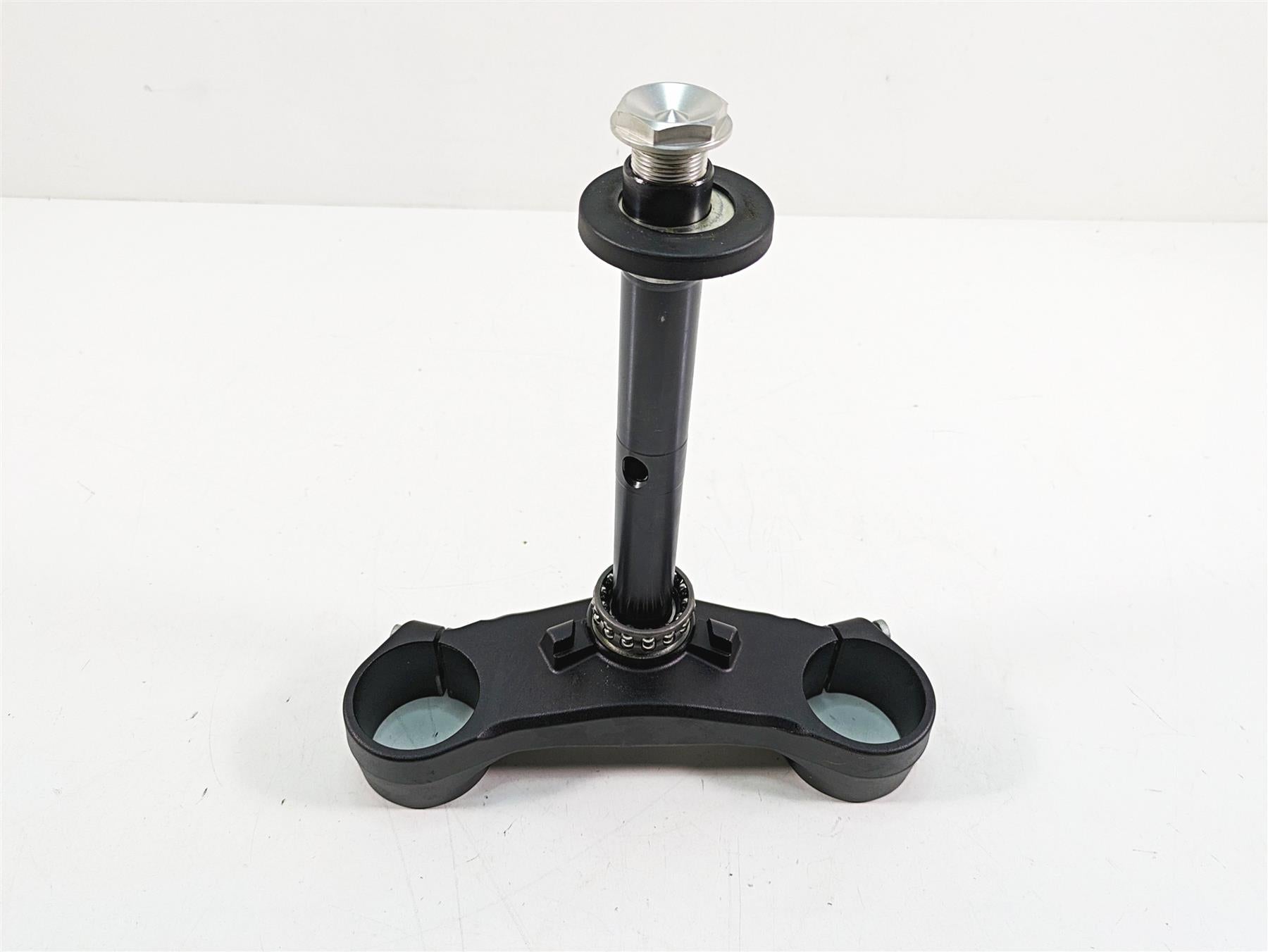 2018 KTM 1090 Adventure R Lower Triple Tree Steering Clamp 6040103203233S {{ shop.shopifyCountryName }} - Mototech271
