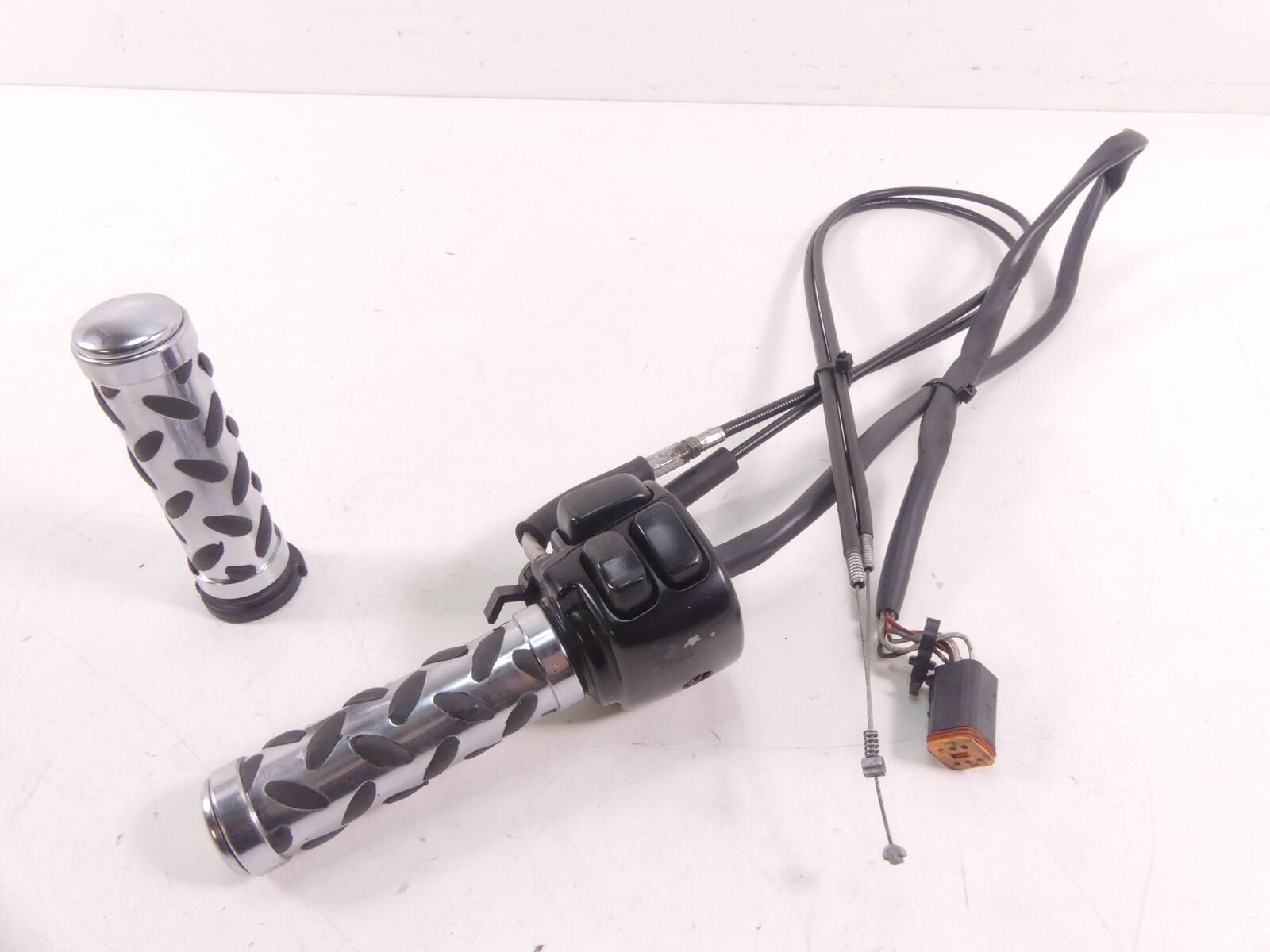 2006 Harley FLSTCI Softail Heritage Right Control Switch Start Kill 71684-06A {{ shop.shopifyCountryName }} - Mototech271