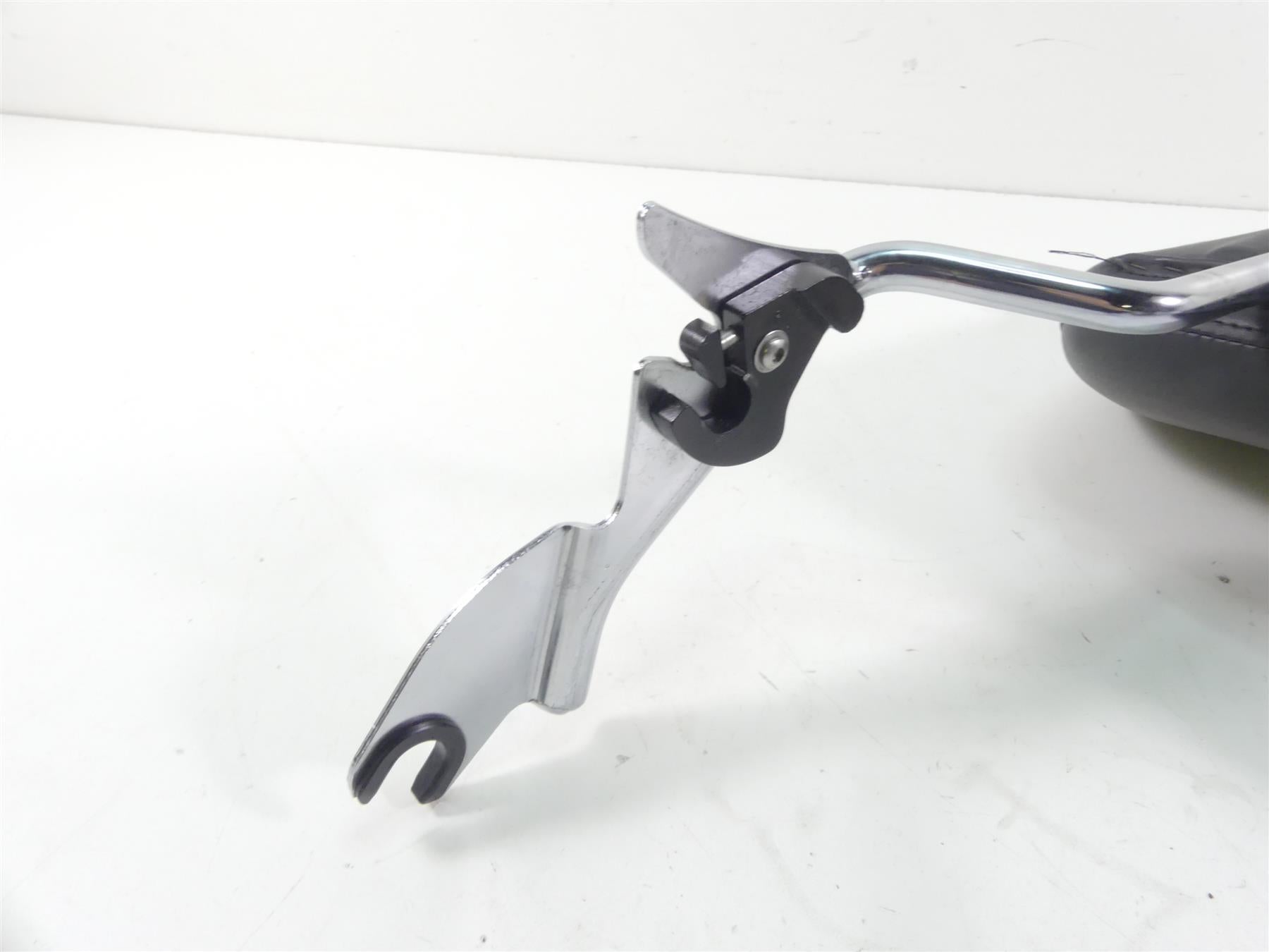 2012 Harley Touring FLHX Street Glide Rear Quick Release Back Rest 52627-09 {{ shop.shopifyCountryName }} - Mototech271