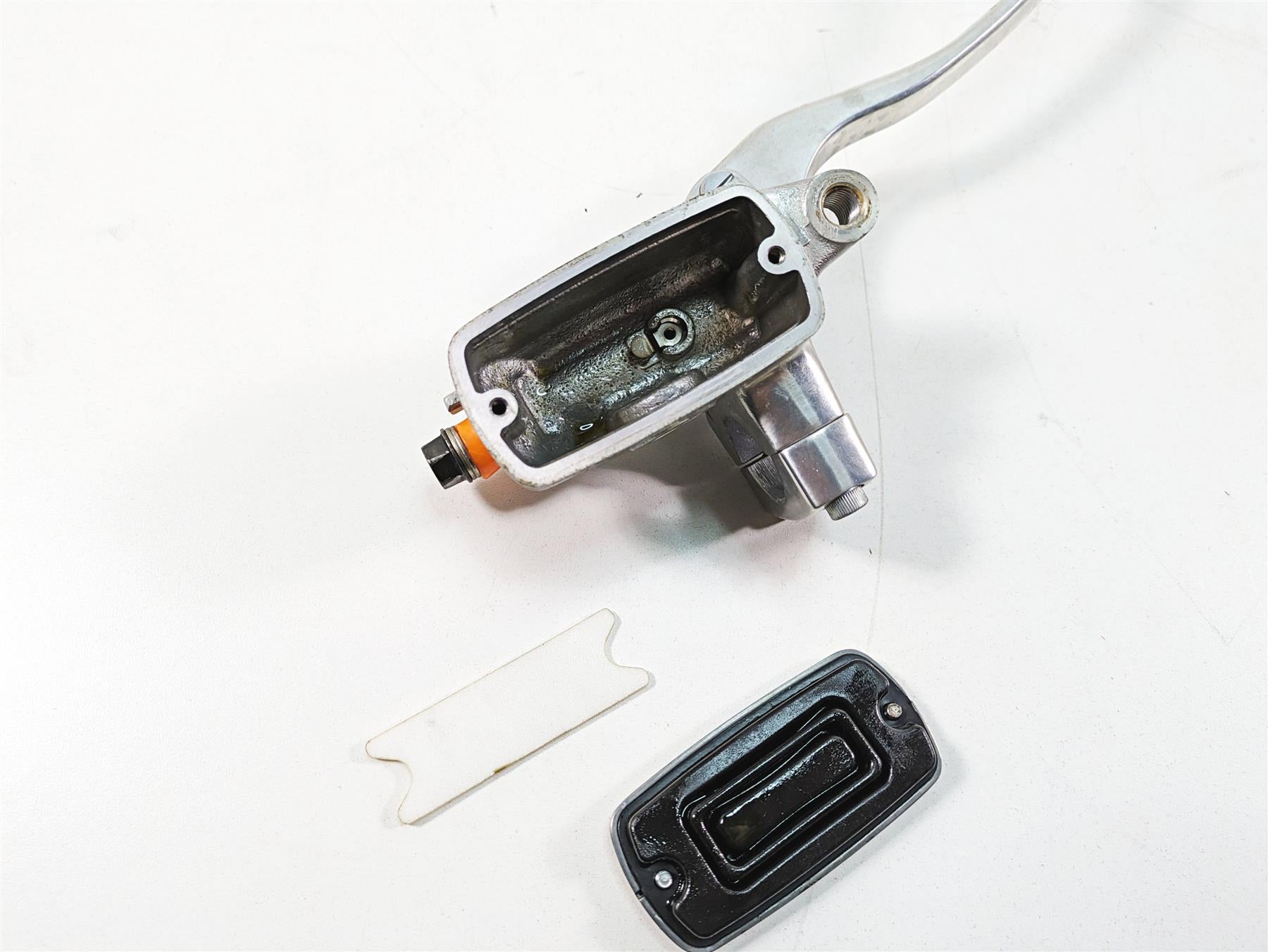 2006 Honda VT1100 C2 Shadow 1/2 Front Brake Master Cylinder 45510-MAH-A81 {{ shop.shopifyCountryName }} - Mototech271