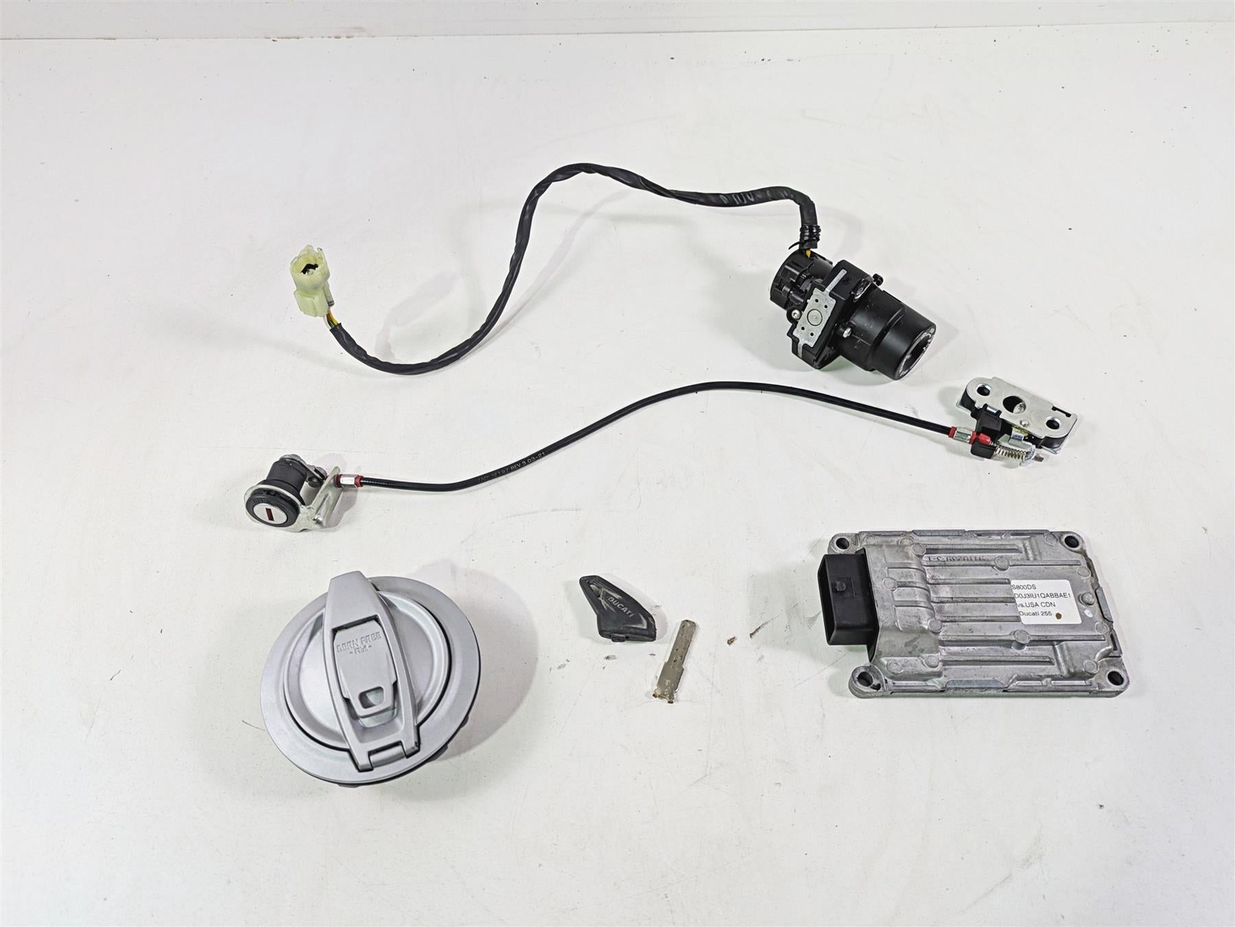 2022 Ducati Scrambler Desert Sled Cdi & Ignition Switch Key Set - Read 28641852A {{ shop.shopifyCountryName }} - Mototech271