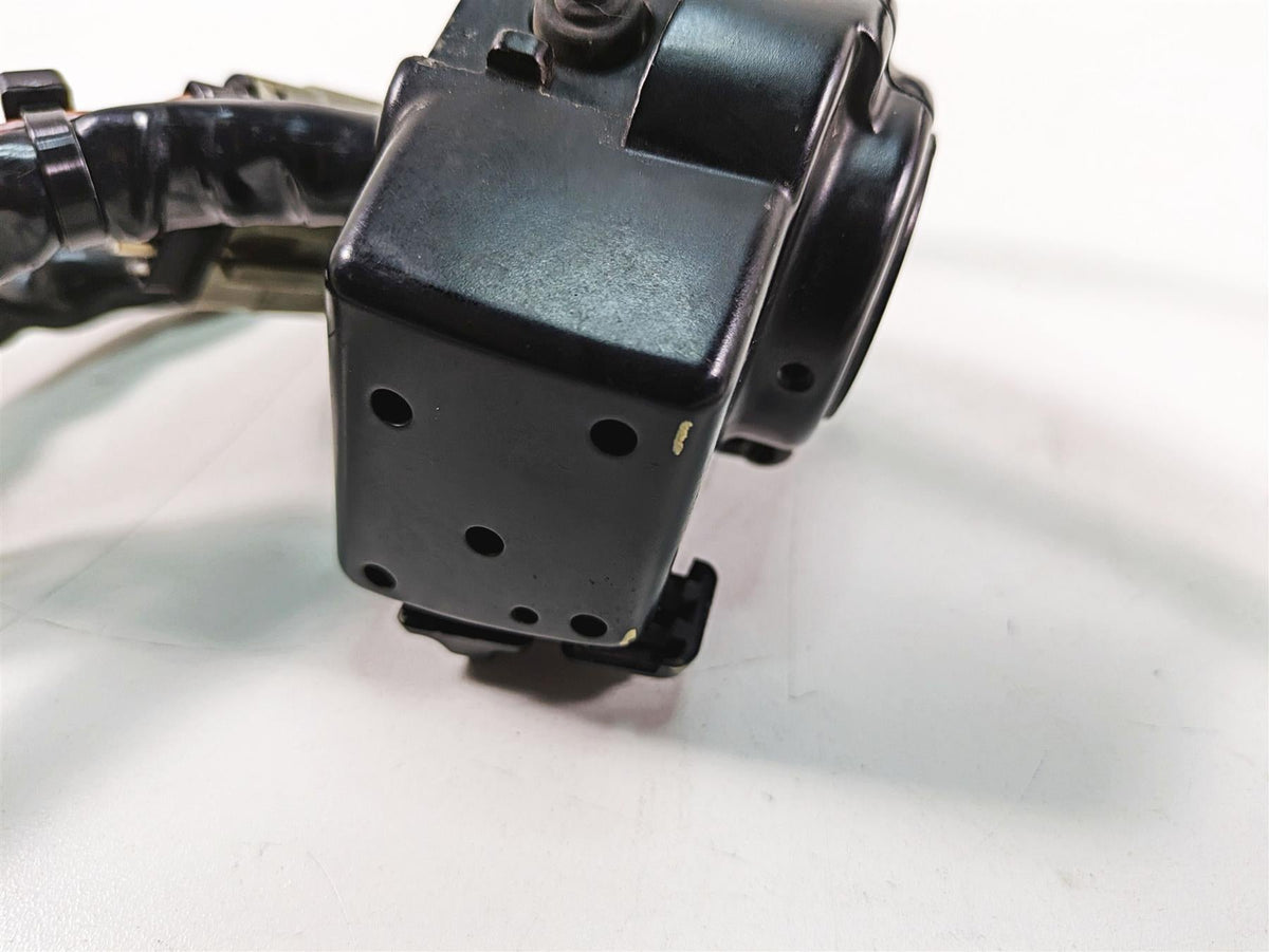 2011 Harley Touring FLTRU Road Glide Left Hand Control Switch - Read 71684-06A {{ shop.shopifyCountryName }} - Mototech271