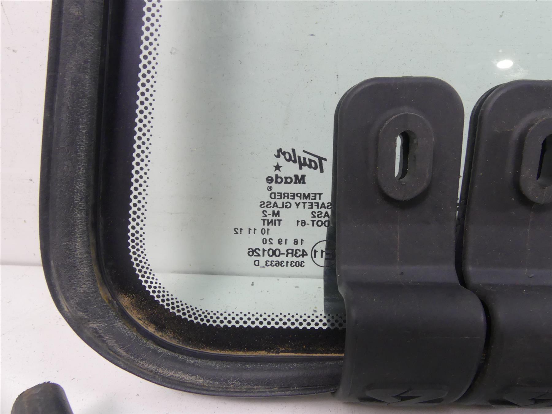 2018 Polaris General 1000 EPS Lock & Ride Rear Panel Glass Screen Shield 2881113 {{ shop.shopifyCountryName }} - Mototech271