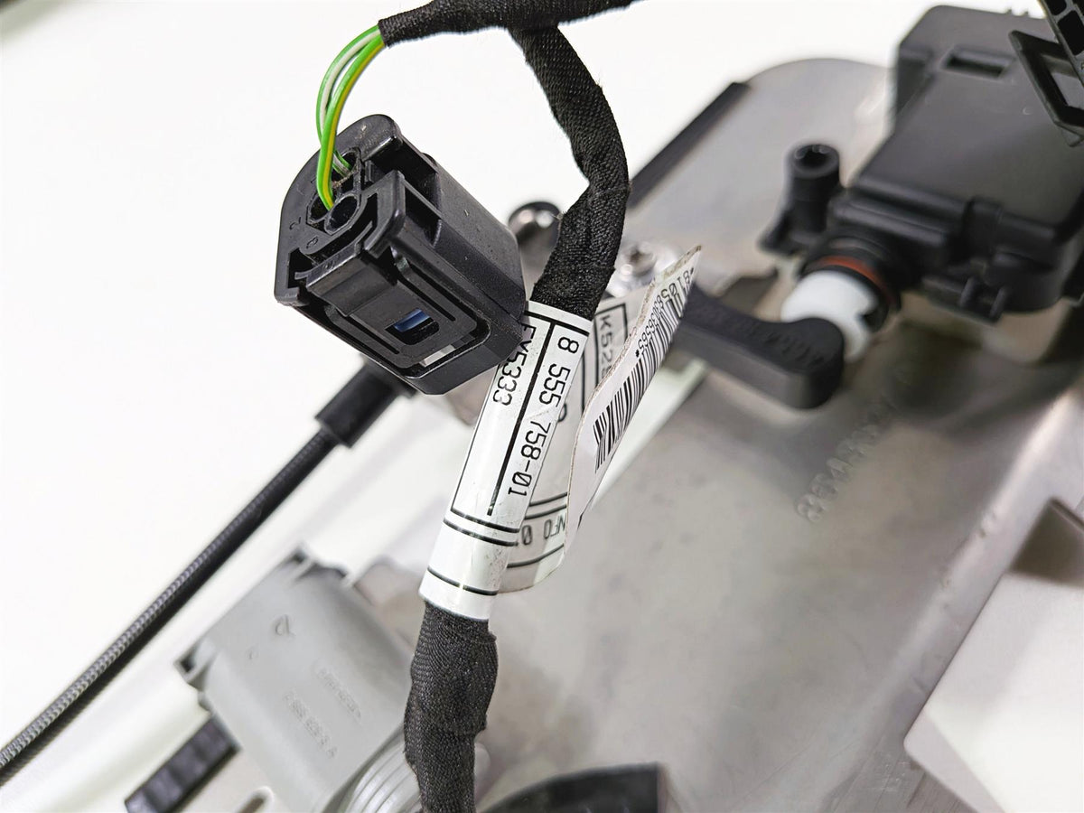 2023 BMW R1250RT RTP K52 Rear Radio Trunk & Mounting Hardware 46637693159 {{ shop.shopifyCountryName }} - Mototech271