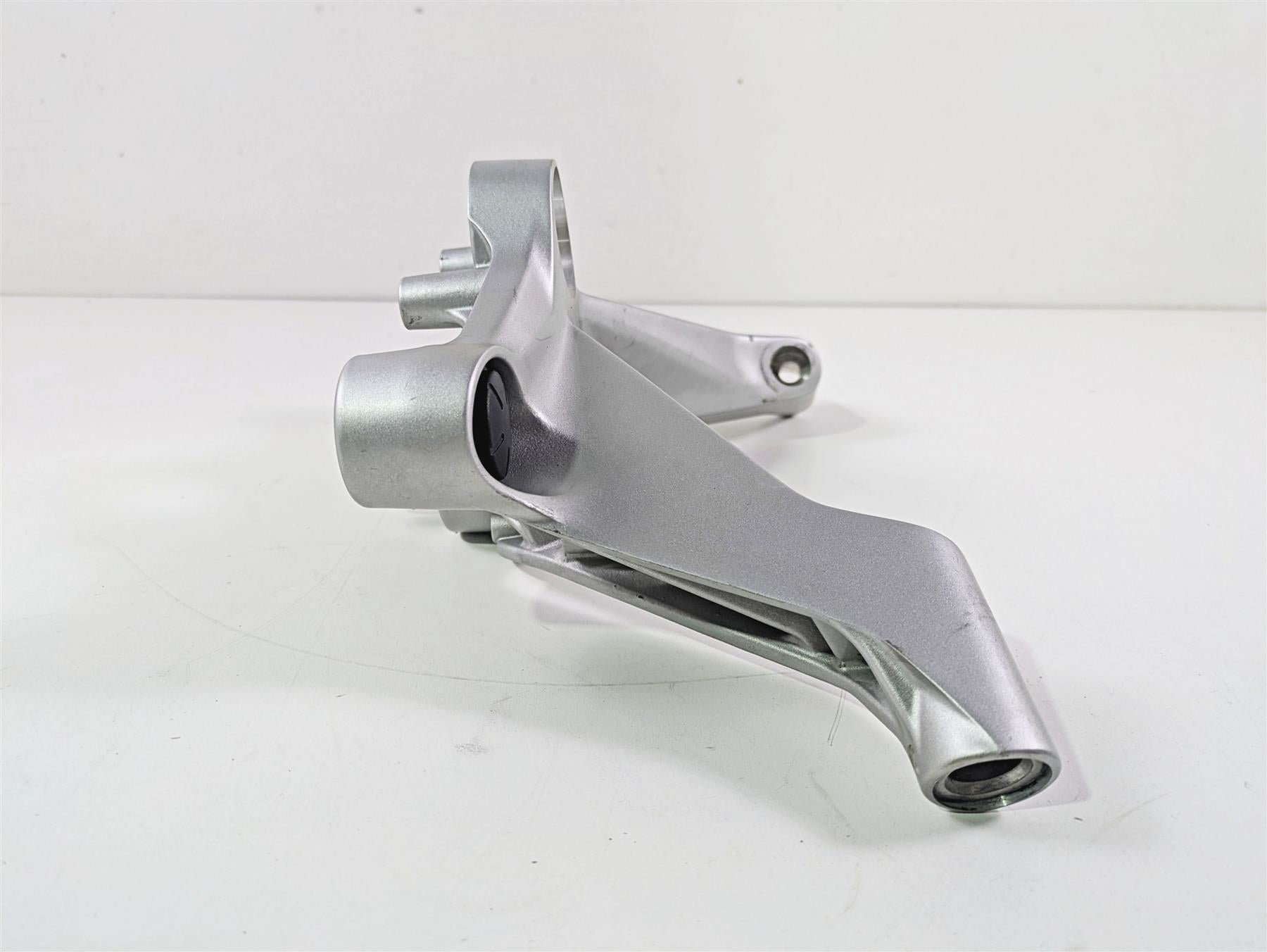 2016 BMW R1200RT K52 Upper Triple Tree Handlebar Bridge 32718520053 {{ shop.shopifyCountryName }} - Mototech271