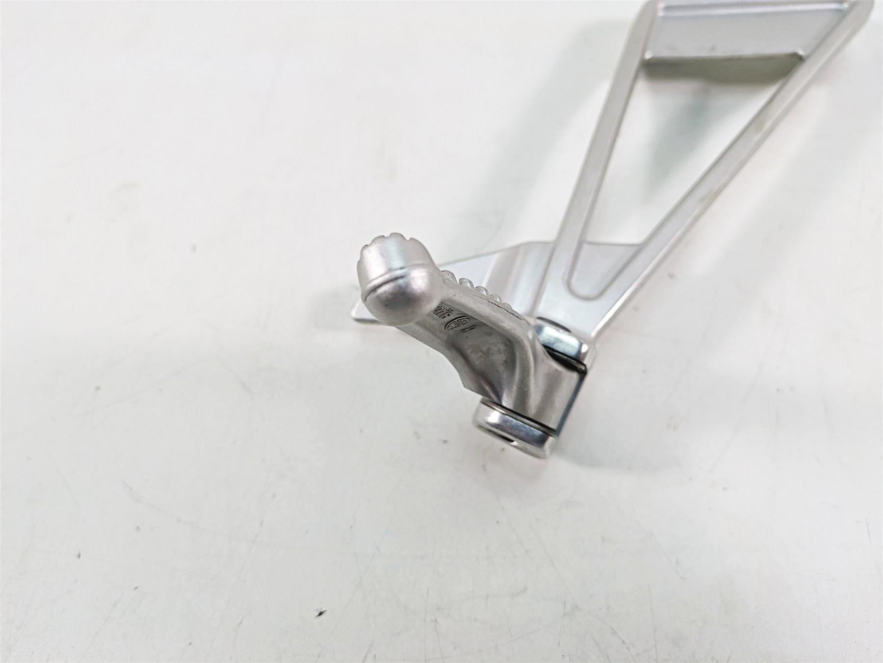 2021 Aprilia RS660 Rear Passenger Footpeg Set - Rash 2B005206 2B005205 {{ shop.shopifyCountryName }} - Mototech271