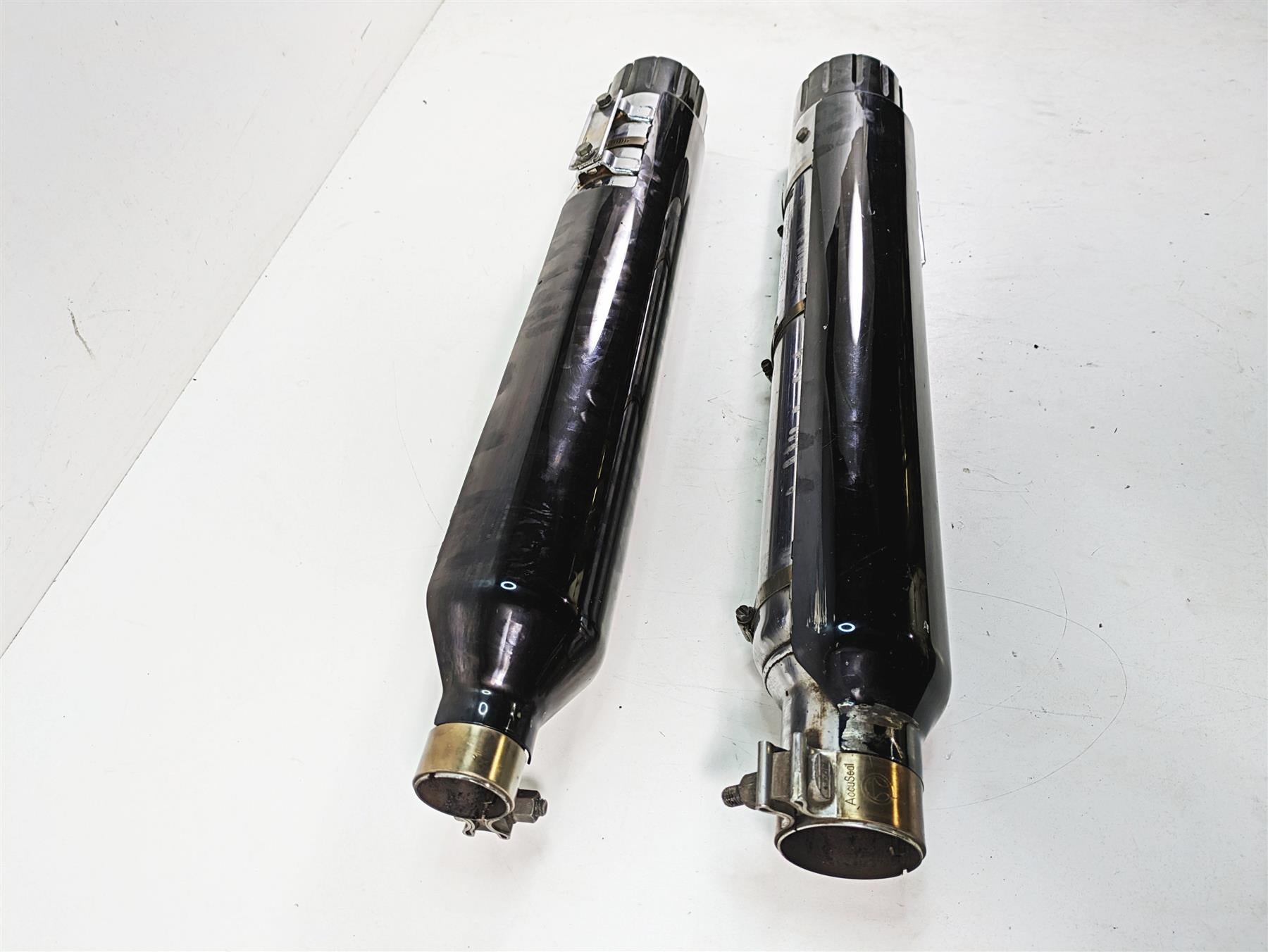 2018 Harley Touring FLHXSE CVO Street Glide Exhaust Pipe Muffler Set 64900732 {{ shop.shopifyCountryName }} - Mototech271
