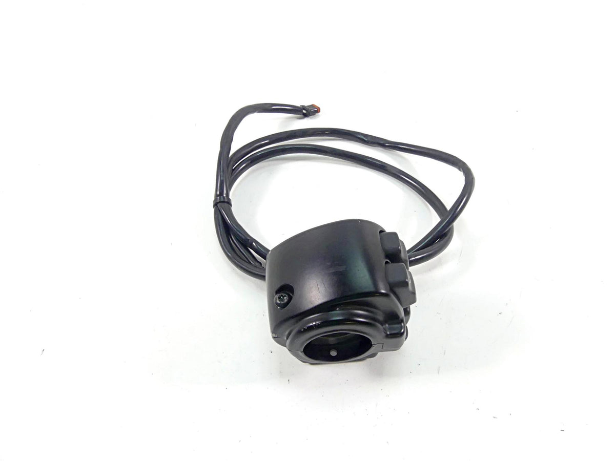 2016 Harley Softail FLS Slim Left Hand Blinker Cruise Control Switch 71500292 {{ shop.shopifyCountryName }} - Mototech271