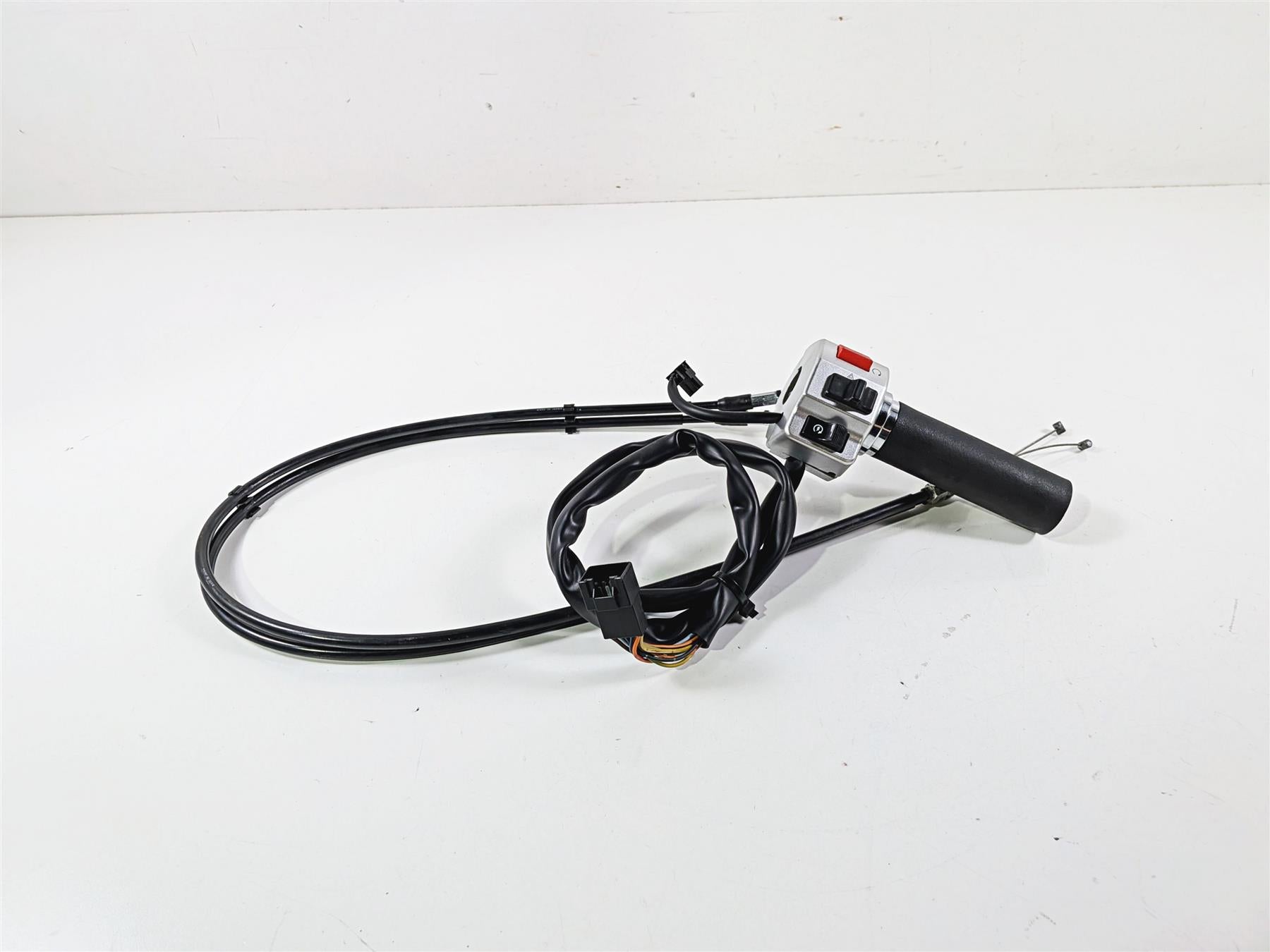 2006 Suzuki C90 VL1500T Boulevard Right Hand Throttle Control Switch 37200-41FA1 {{ shop.shopifyCountryName }} - Mototech271