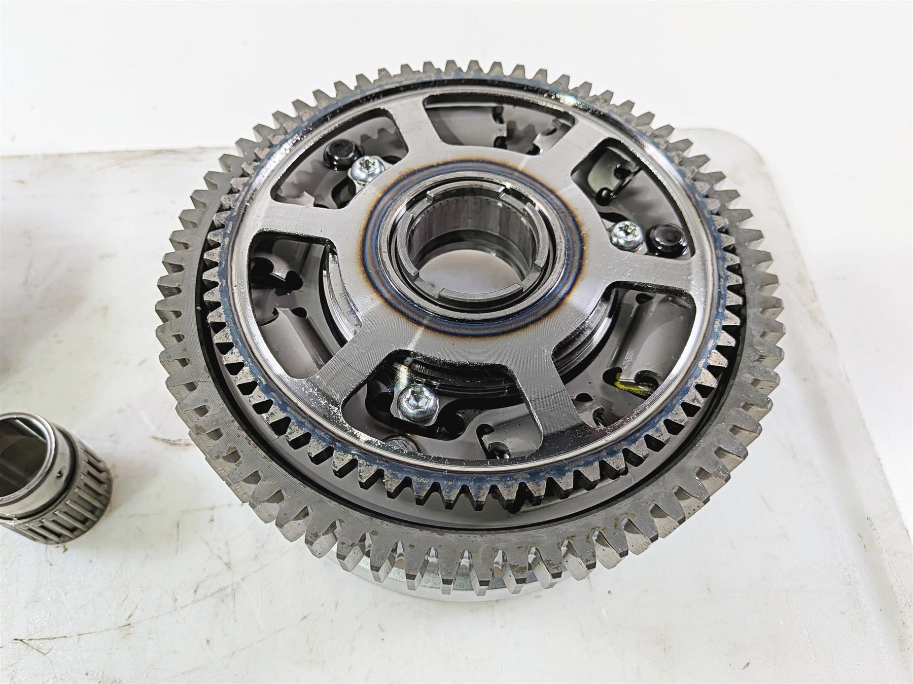 2016 Yamaha YZF R1 RN32 Clutch Basket & Friction Disc Set 2CR-16150-00-00 {{ shop.shopifyCountryName }} - Mototech271