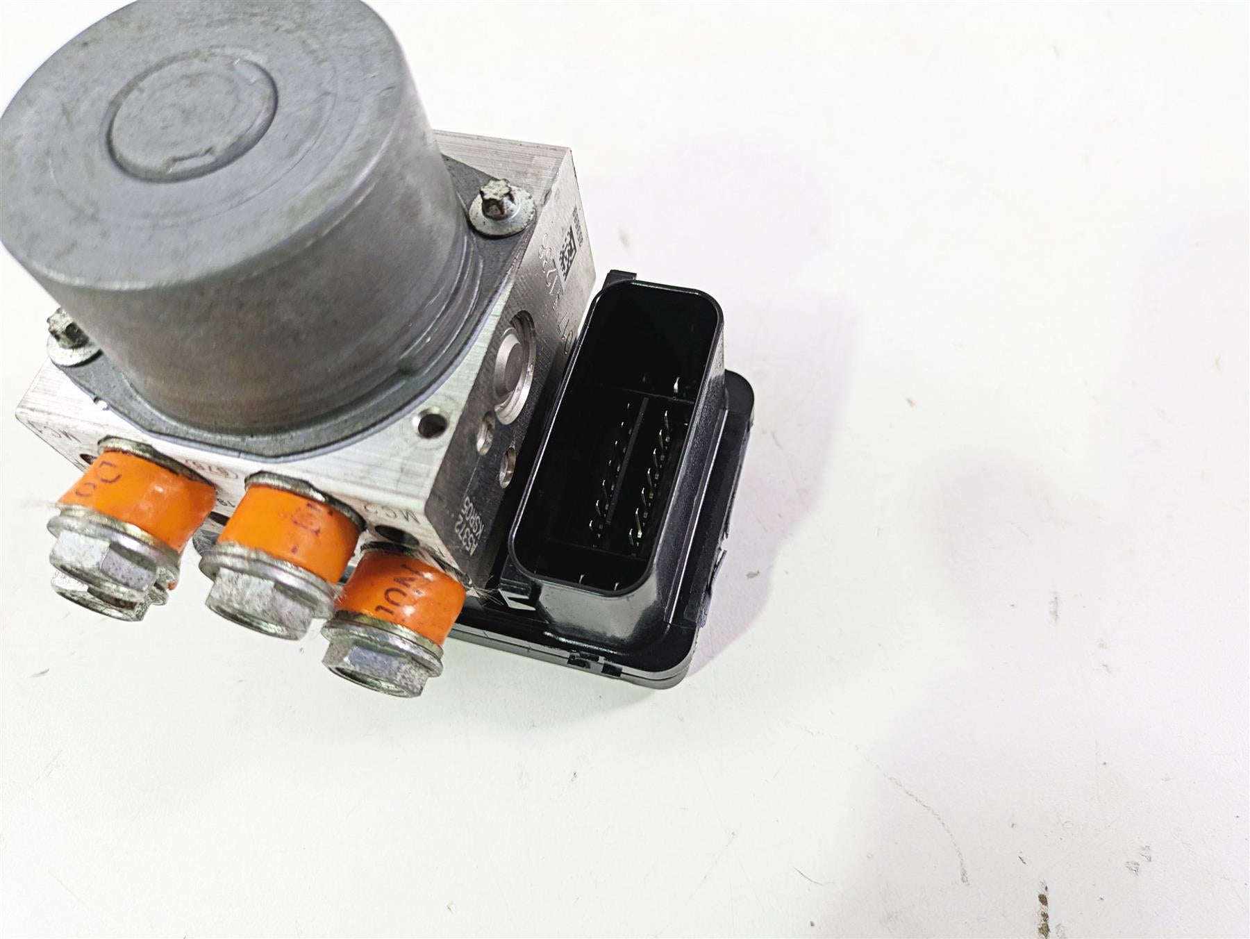 2016 Harley FXDWG Dyna Wide Glide Abs Brake Pump Module 48341-12 48340-12 {{ shop.shopifyCountryName }} - Mototech271