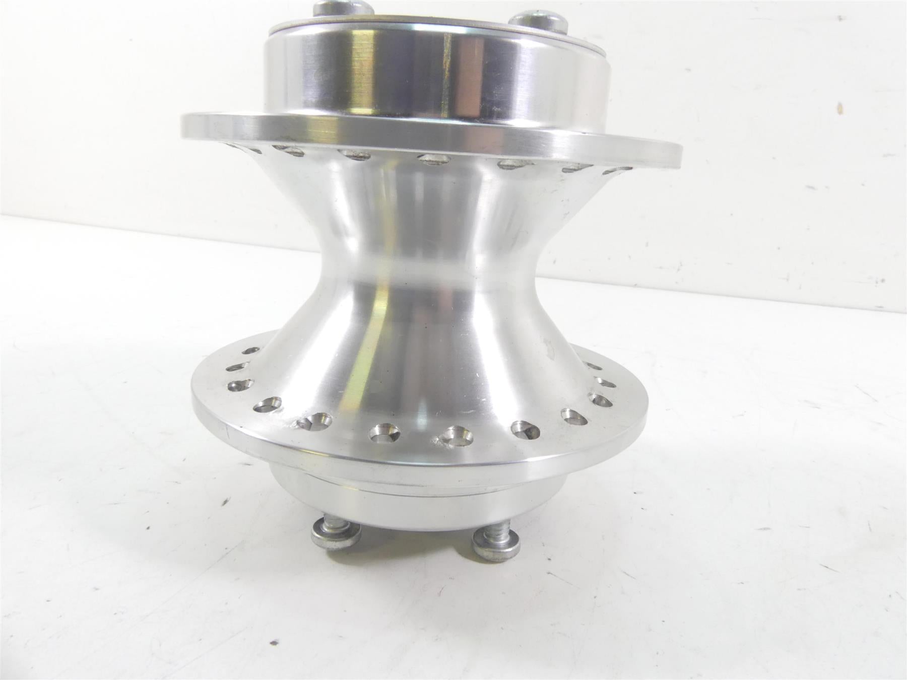 2021 Harley Softail FXBBS 114 Street Bob Front Spoke Wheel Hub 43300565 41426-07 {{ shop.shopifyCountryName }} - Mototech271