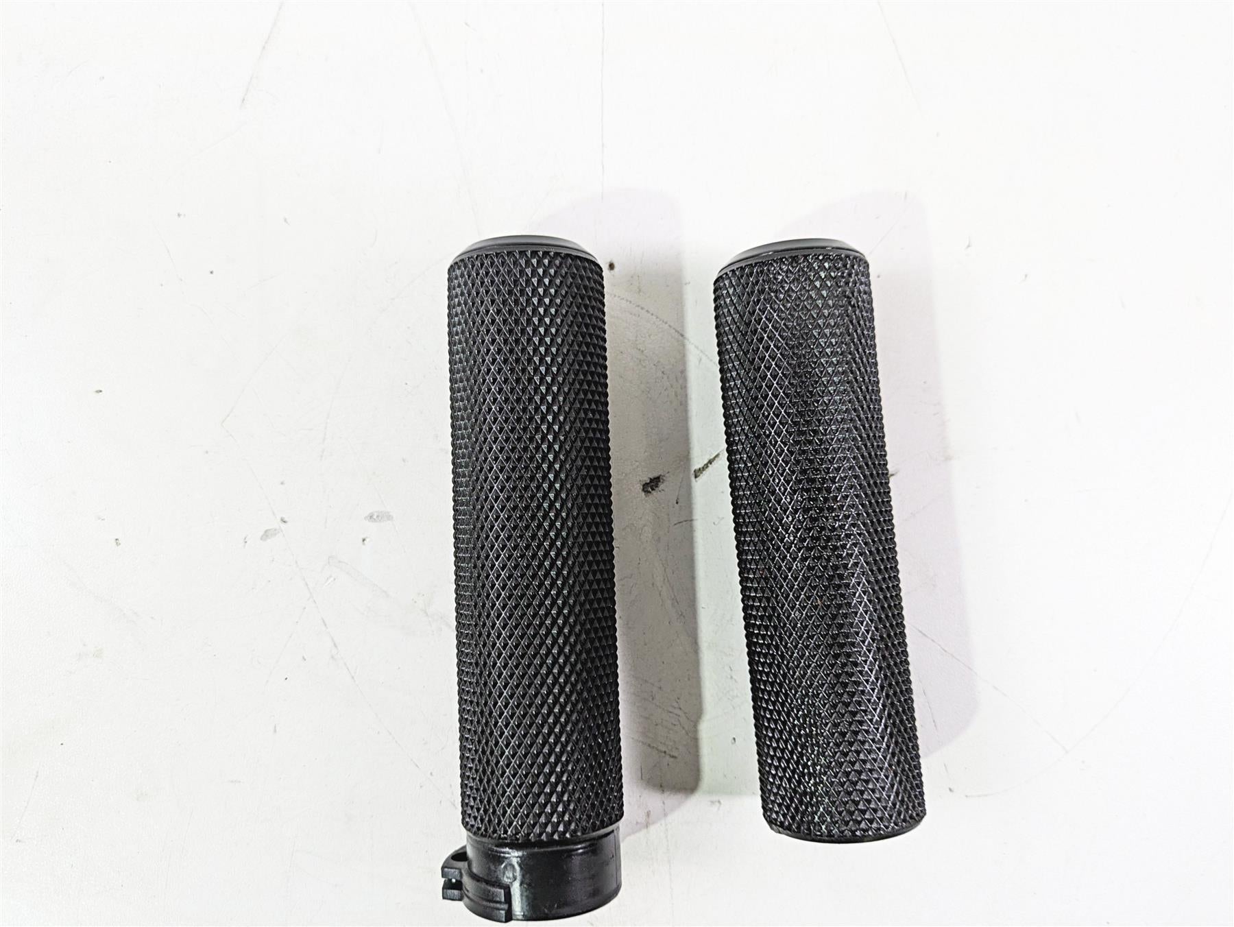 2010 Harley VRSCF Muscle Rod Arlen Ness Hand Grip Set {{ shop.shopifyCountryName }} - Mototech271