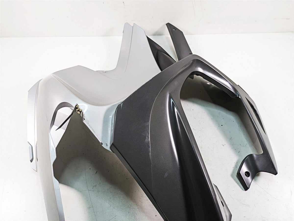 2007 BMW R1200RT K26 Main Left Tank Fairing Cover 46637681055 46637681049 {{ shop.shopifyCountryName }} - Mototech271
