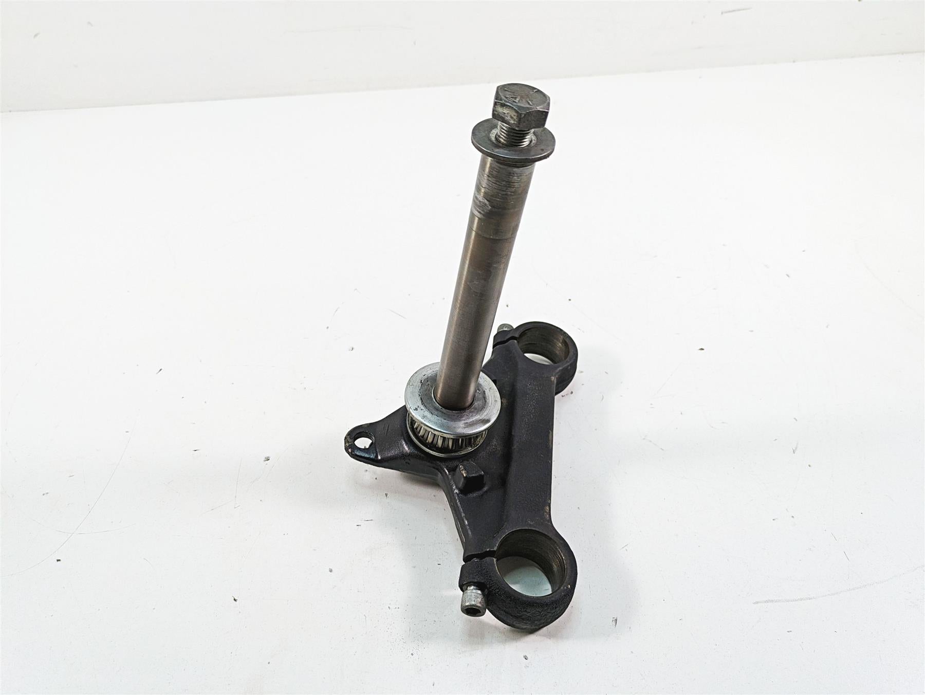 1990 Harley Sportster XLH883 XL883 Lower Triple Tree Steering Stem 45549-88 {{ shop.shopifyCountryName }} - Mototech271